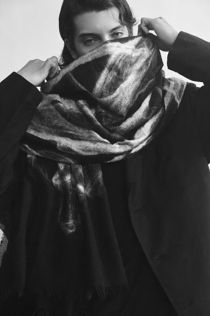 未使用　Yohji Yamamoto シルクストール discord Yohji Yamamoto 2025-26 A/W COLLECTION STYLE HIGHLIGHTS