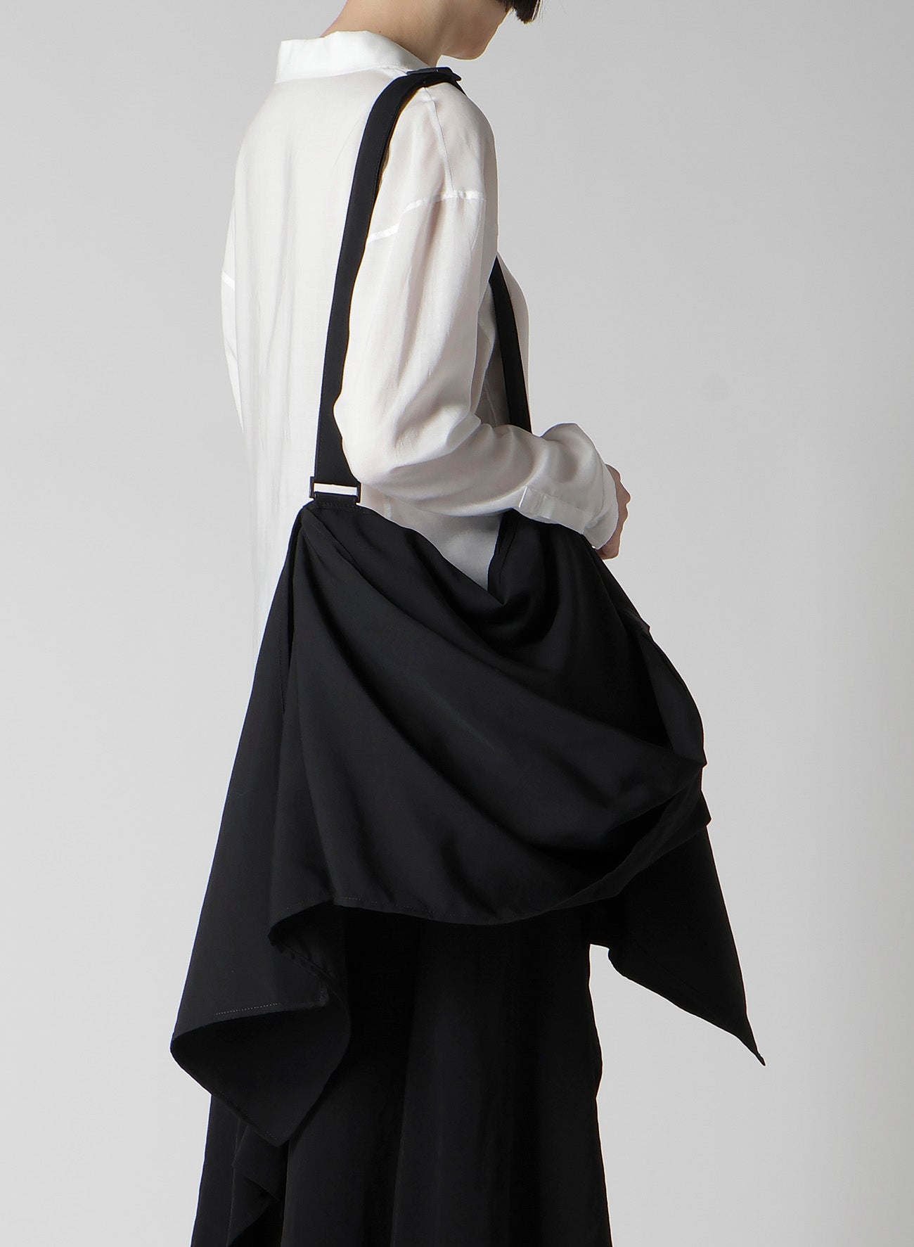 W/GABARDINE CROSS DRAPED SHOLDER BAG