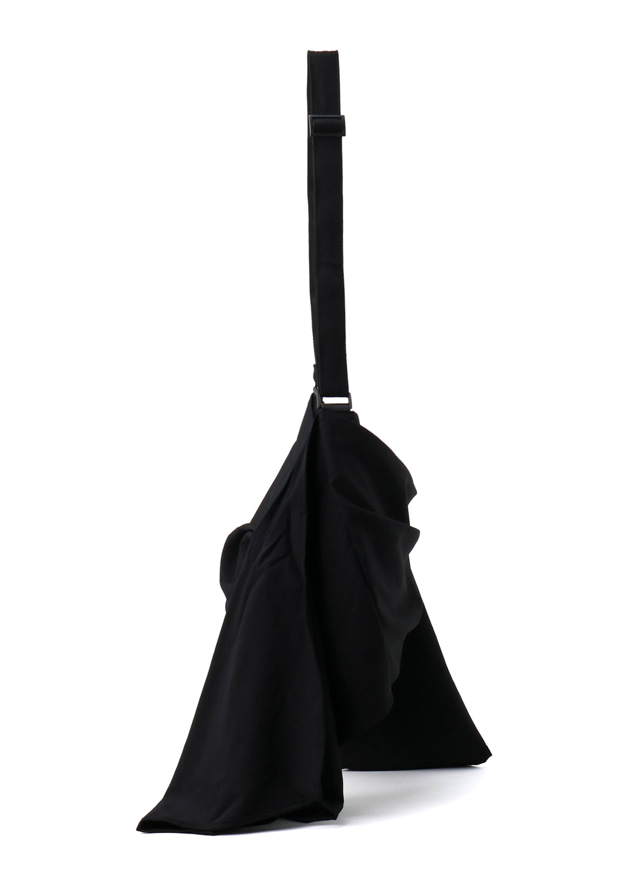 W/GABARDINE CROSS DRAPED SHOLDER BAG