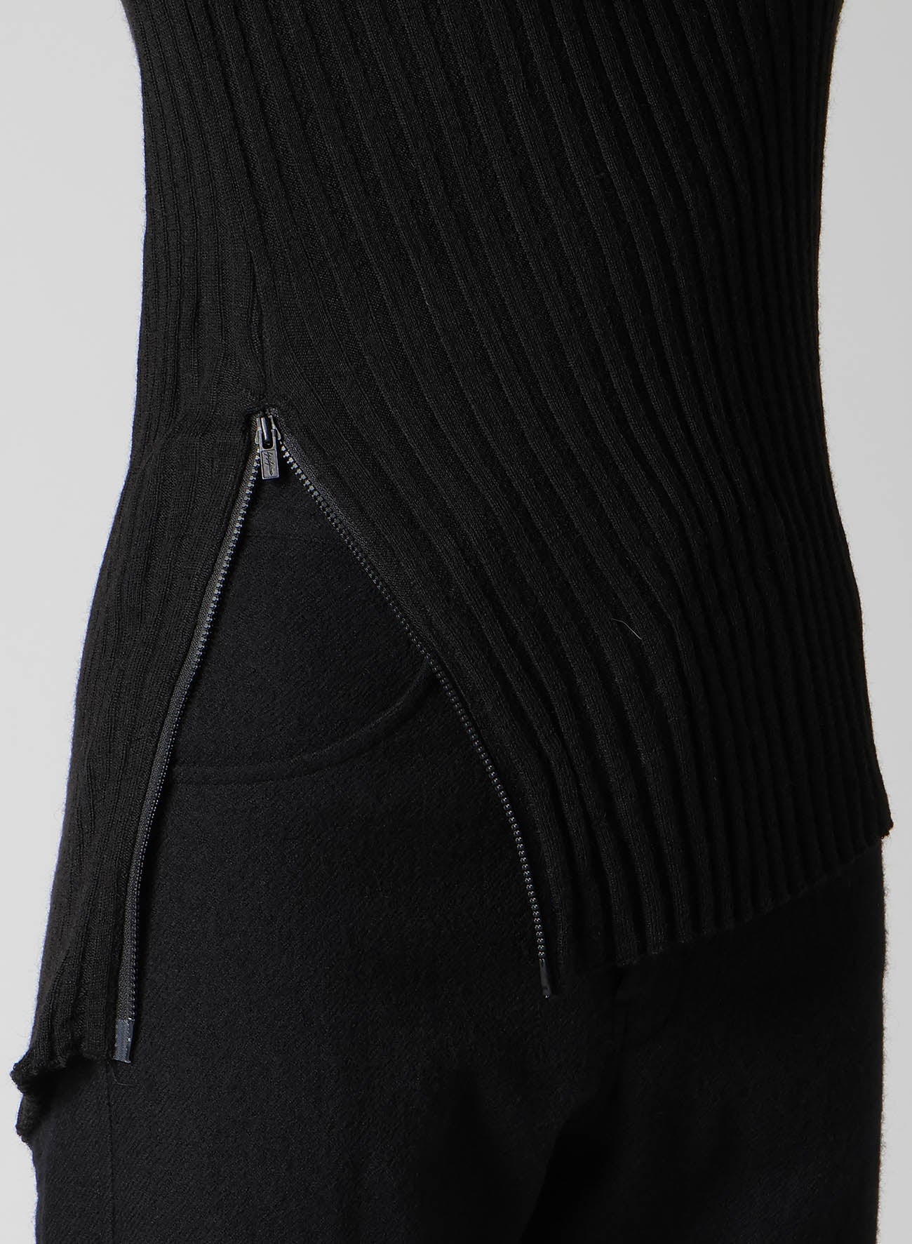 RIB DIAGONAL ROUND NECK PO