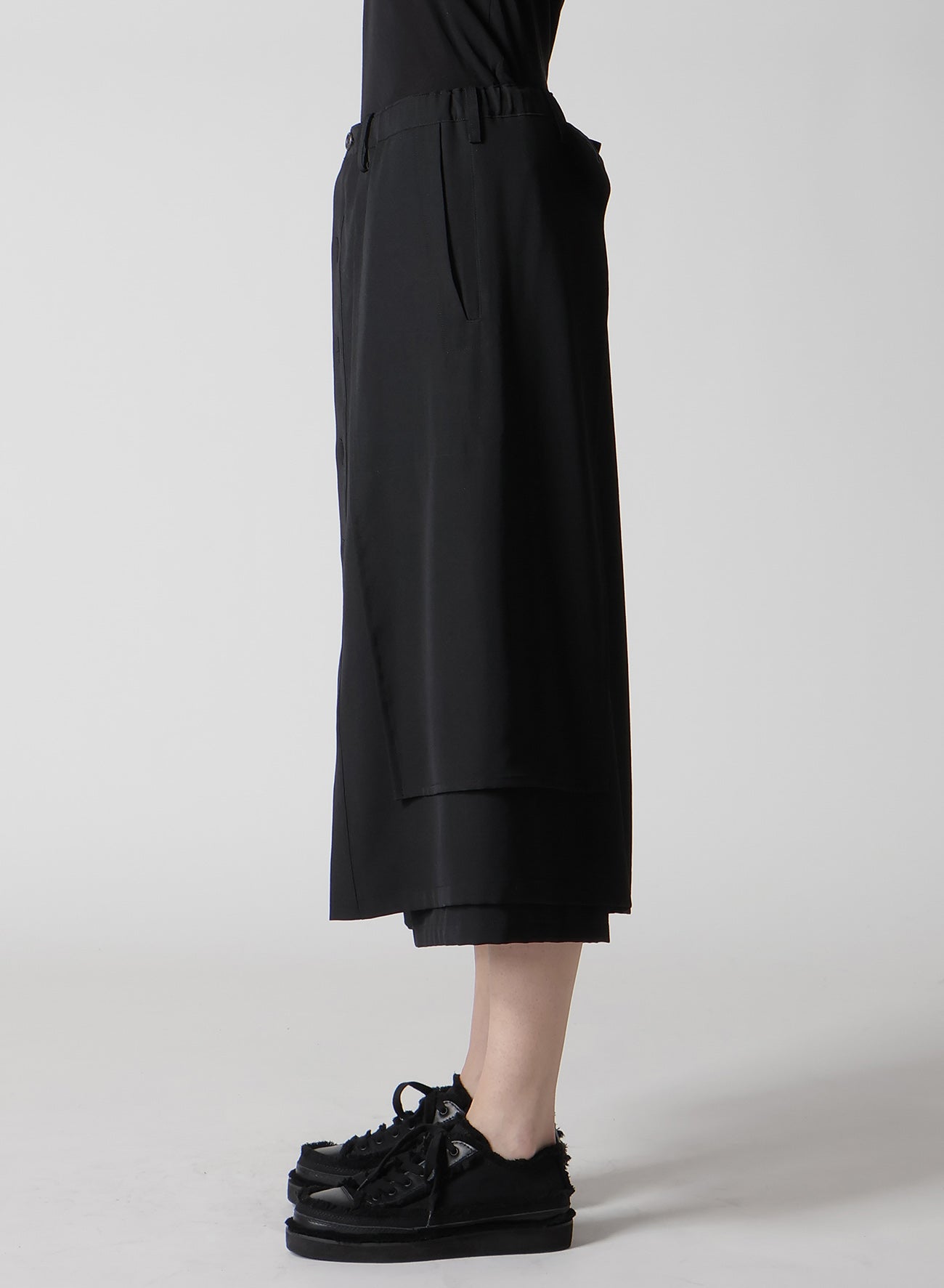 GABARDINE F BUTTON WRAP PANTS