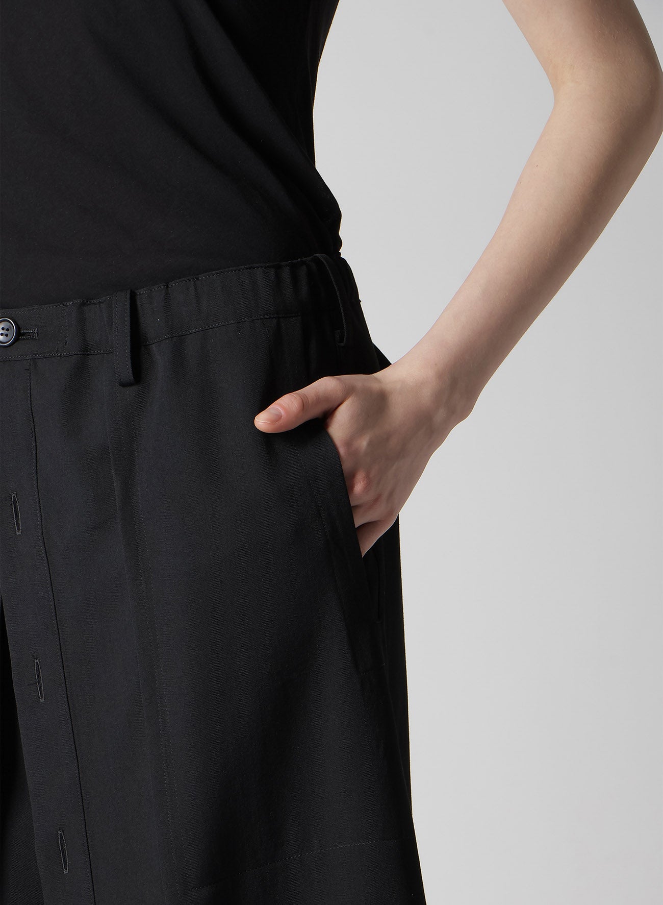 GABARDINE F BUTTON WRAP PANTS