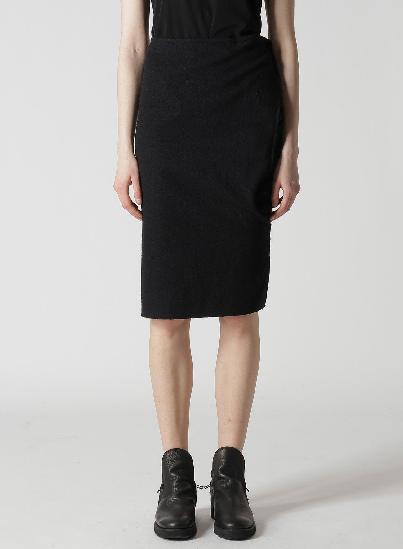 SHRINKED WOOL SERGE TWISTED SKIRT