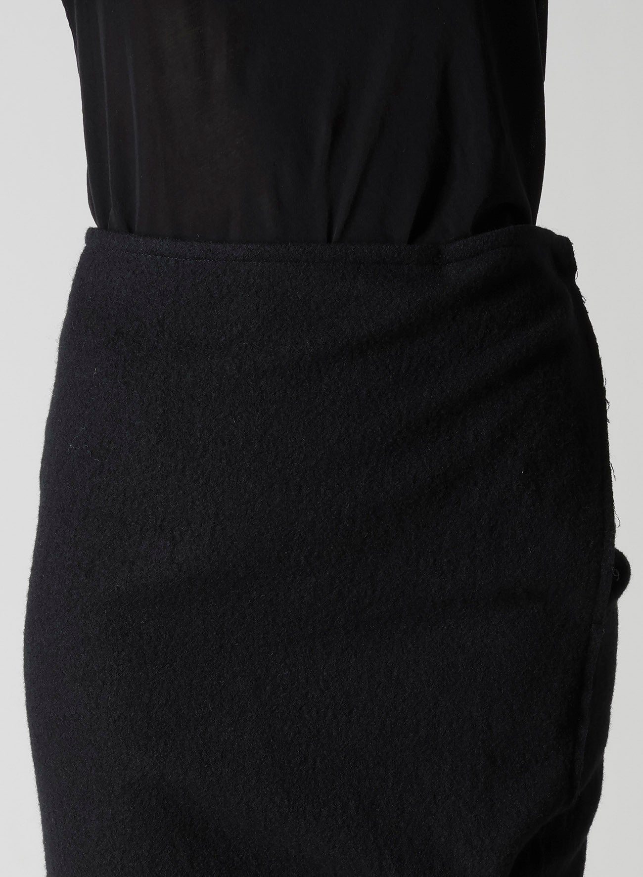 SHRINKED WOOL SERGE TWISTED SKIRT