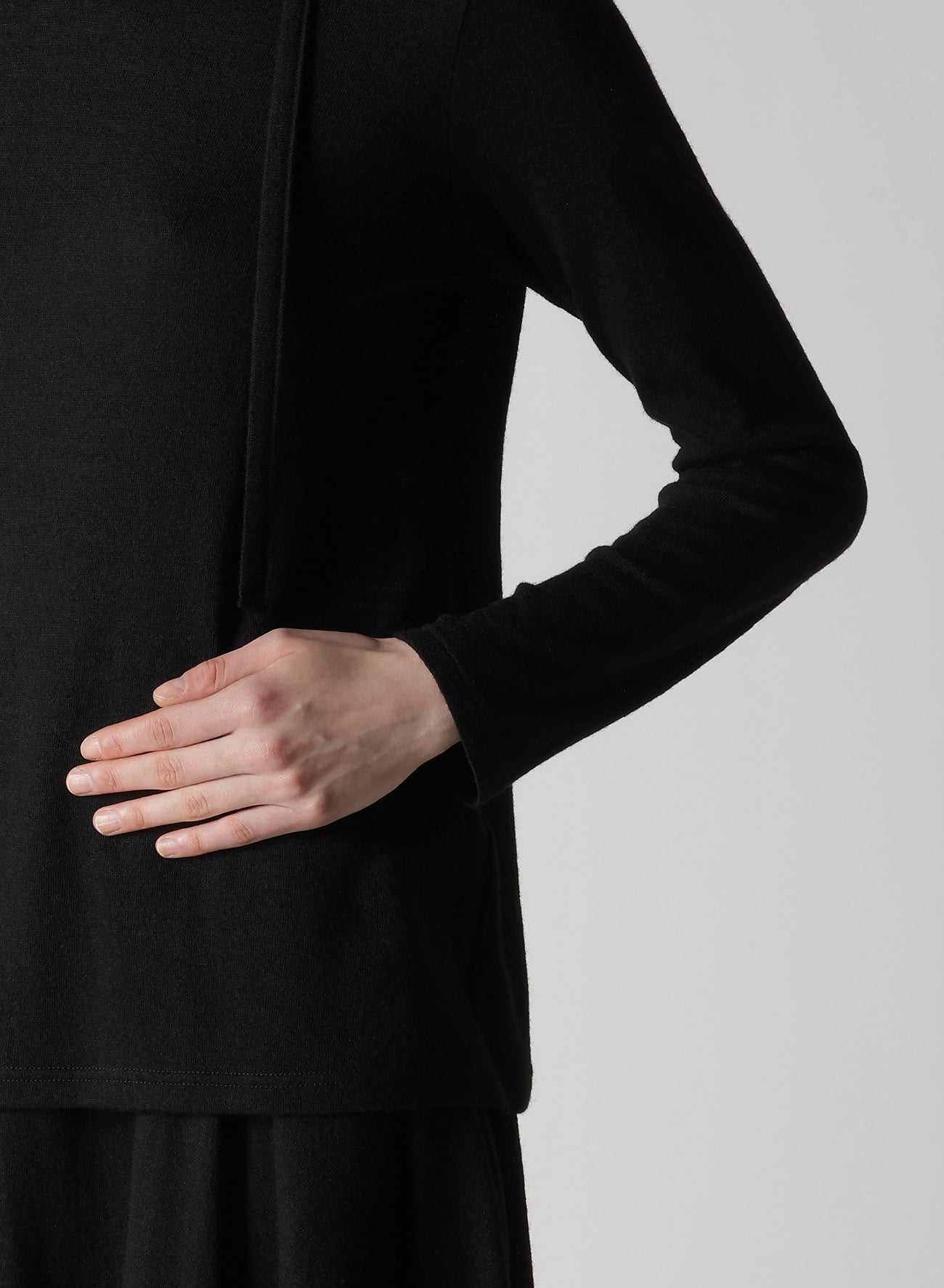 WOOL LIGHT MILLING SINGLE STRAP HOODIE PO