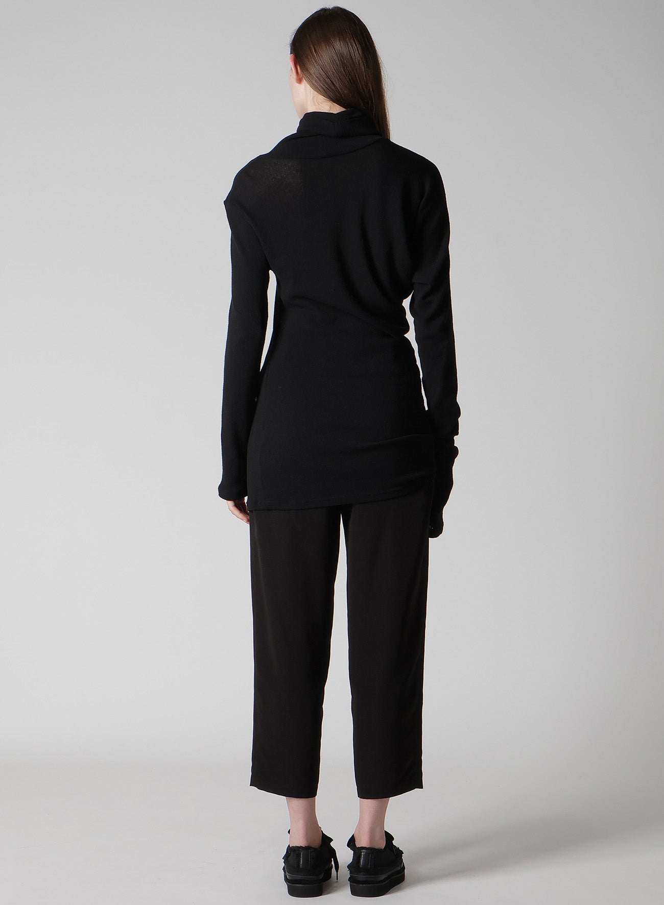 HIGH TWISTED LINKS DRAPED TURTLE NECK PO
