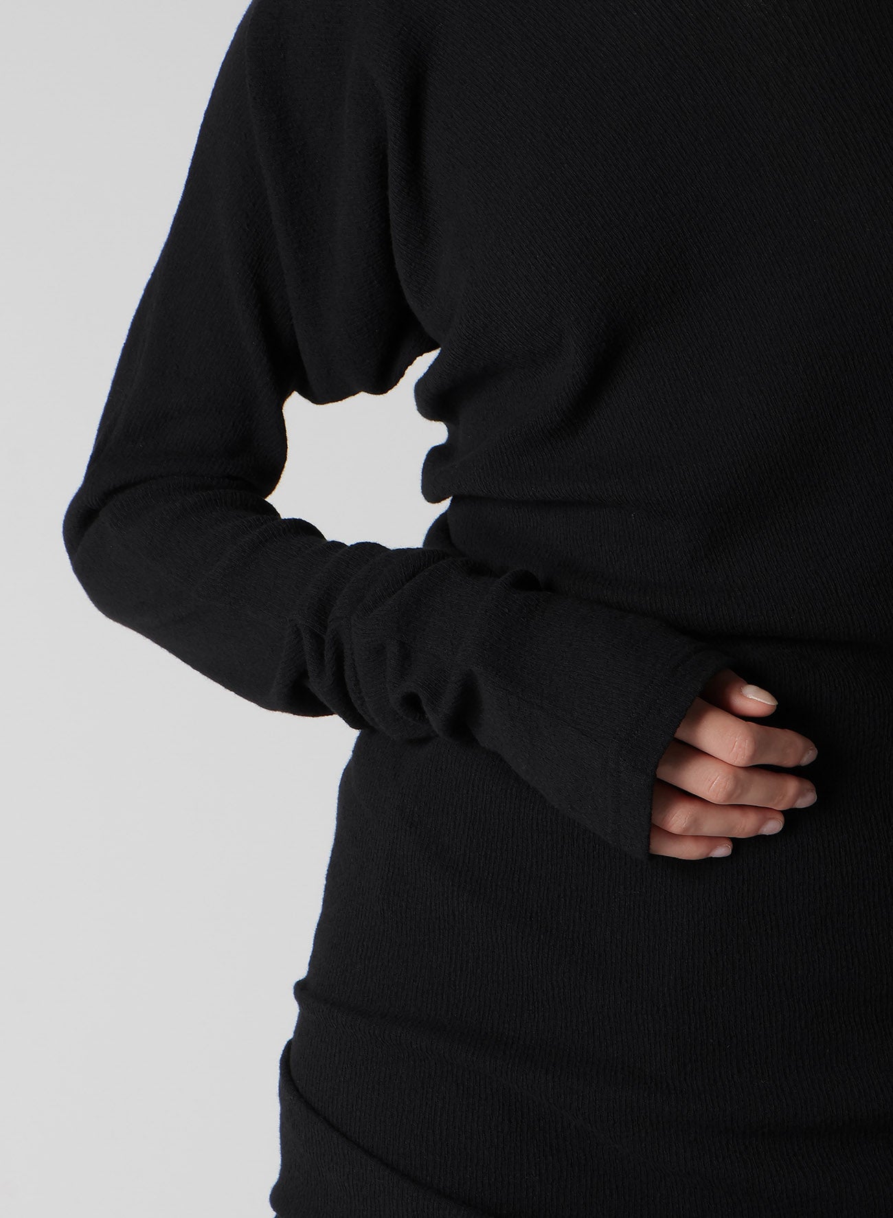 HIGH TWISTED LINKS DRAPED TURTLE NECK PO