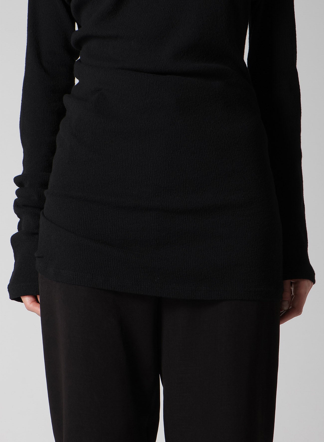HIGH TWISTED LINKS DRAPED TURTLE NECK PO