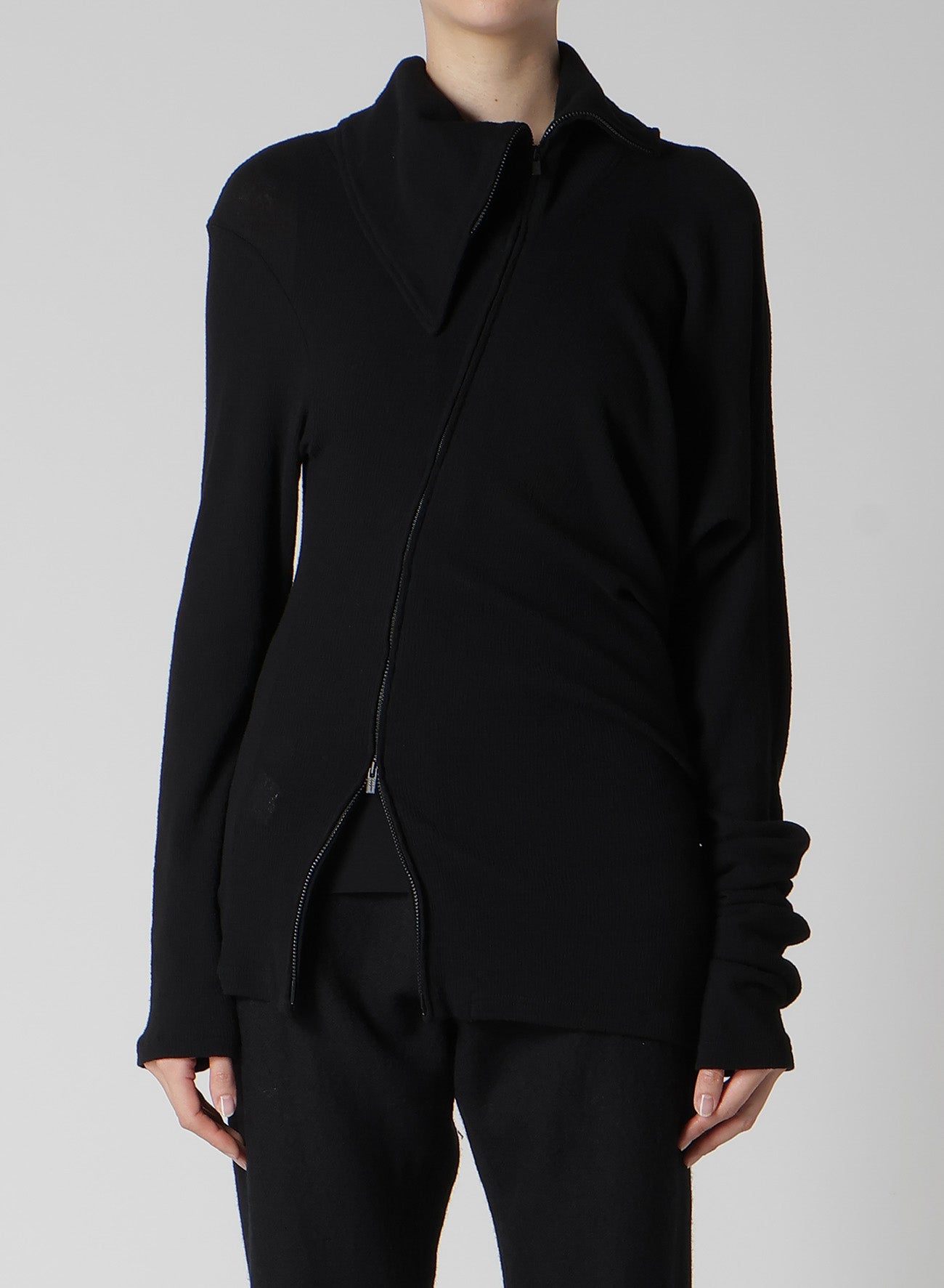 HIGH TWISTED LINKS DRAPED TURTLE NECK CARDIGAN