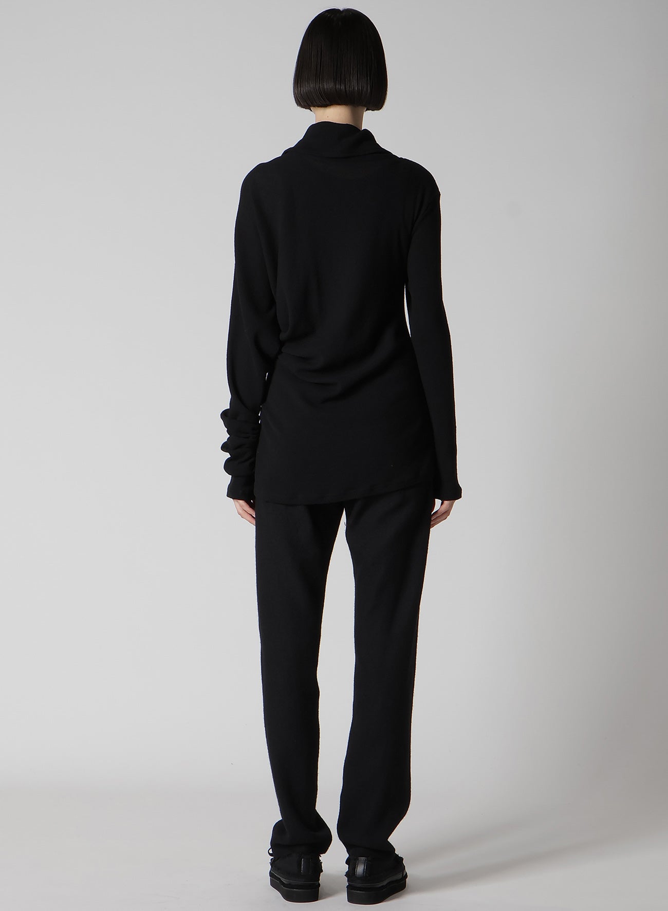 HIGH TWISTED LINKS DRAPED TURTLE NECK CARDIGAN