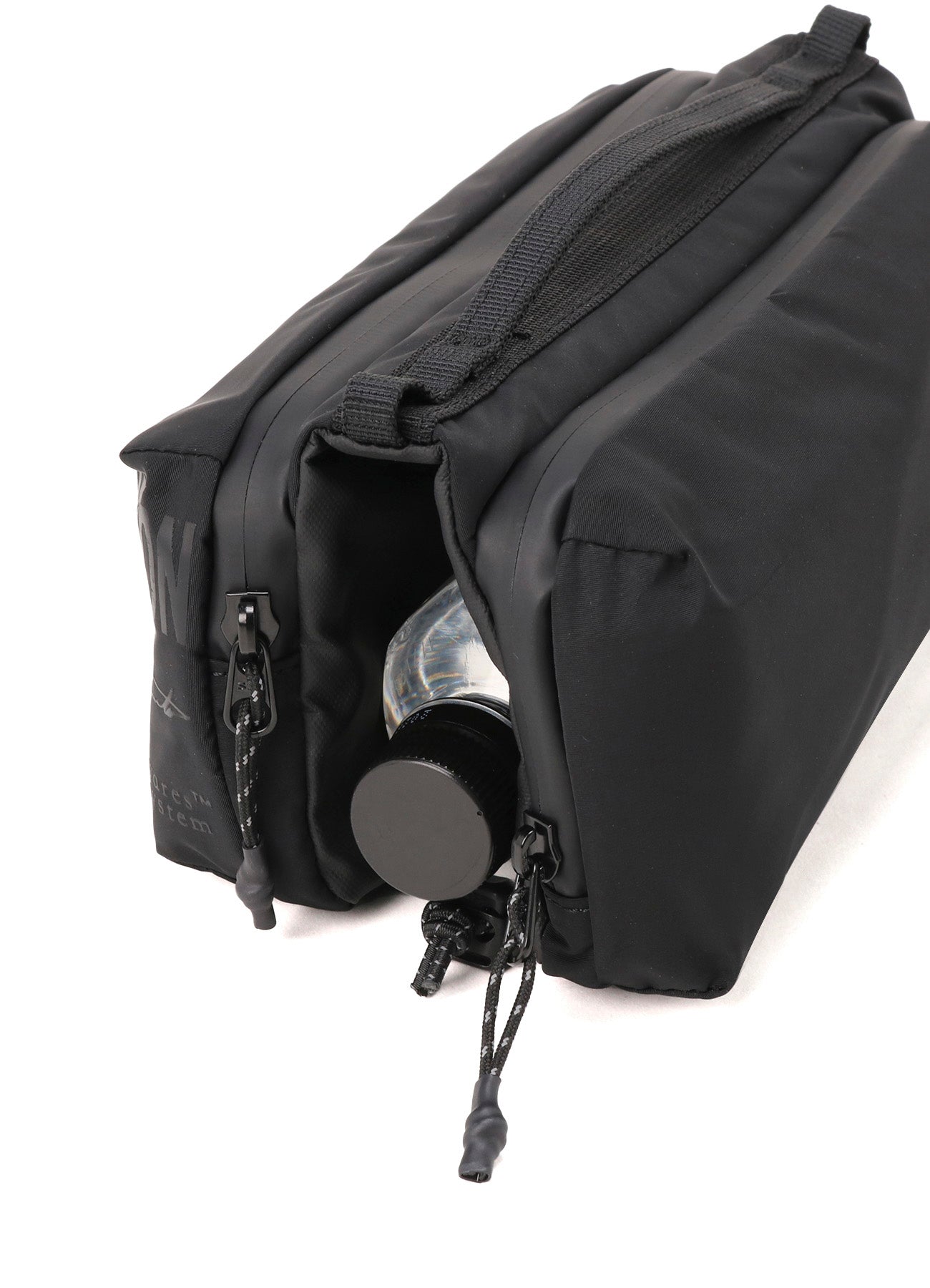 TECH SATEEN BOTTLE SACOCHE