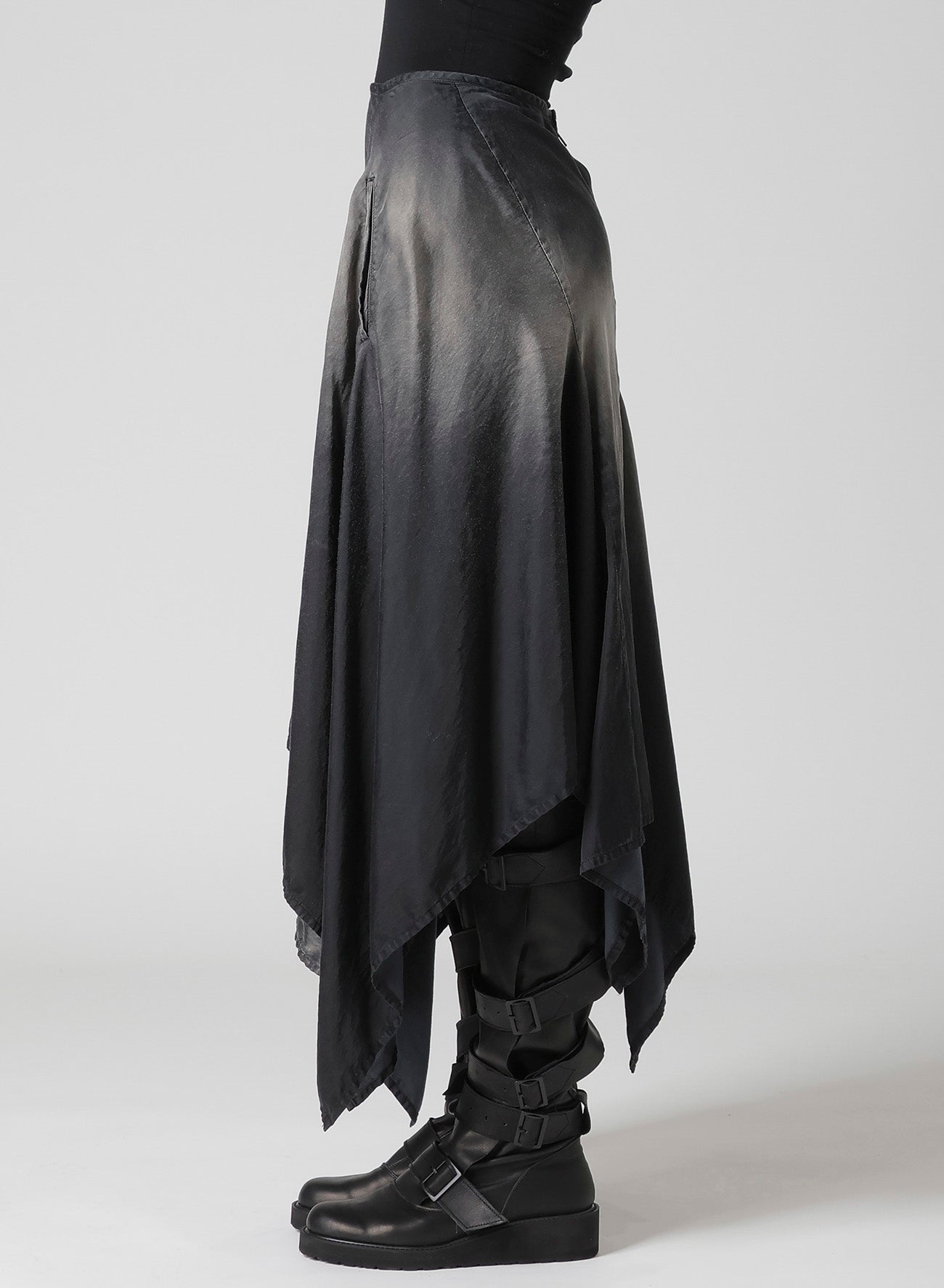 Cu/C BLEACHED SATIN ASYMMETRIC SKIRT
