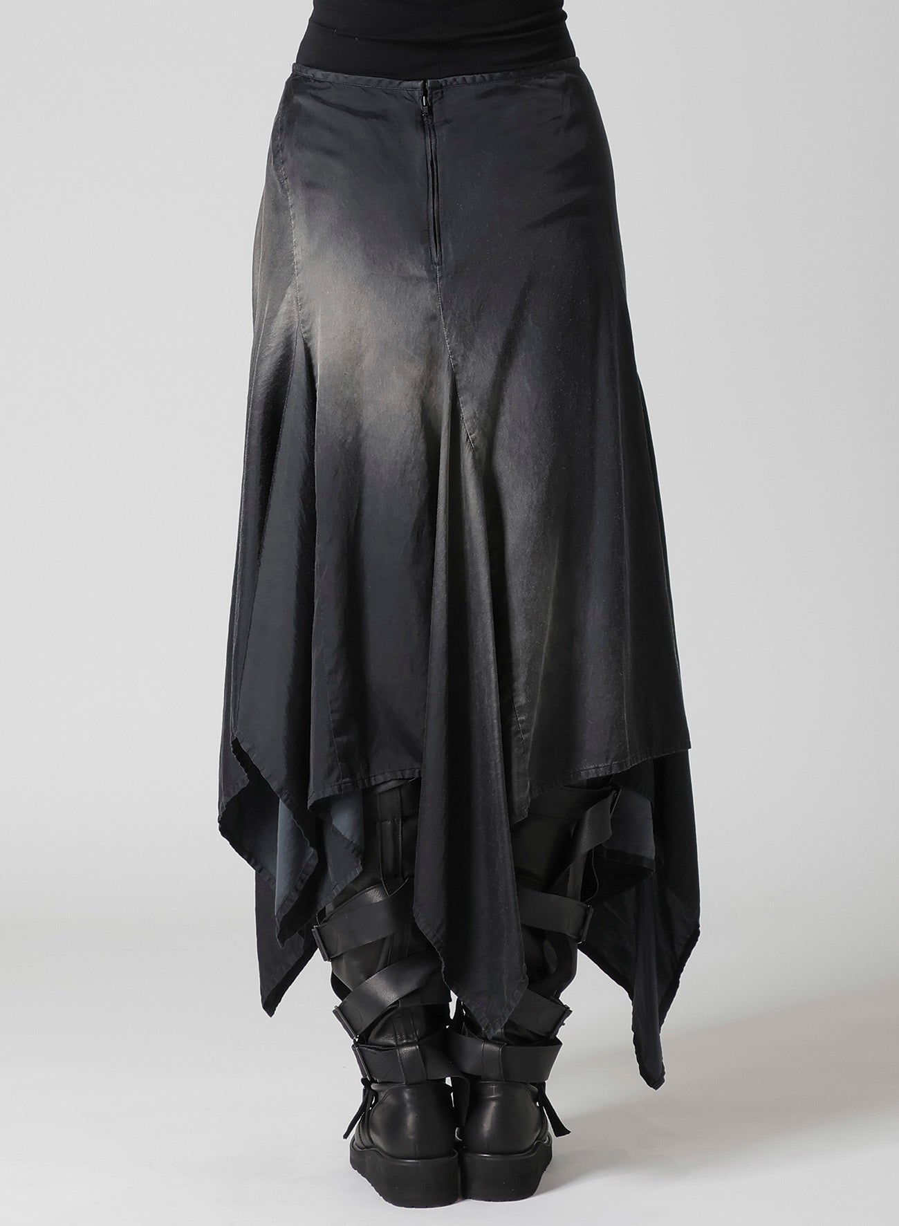 Cu/C BLEACHED SATIN ASYMMETRIC SKIRT