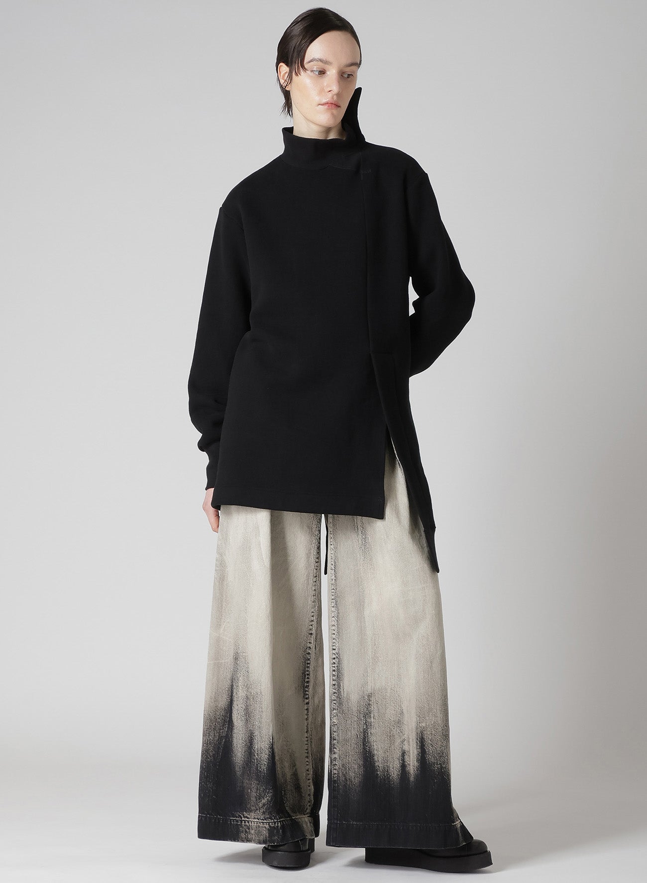 Liy/C BRUSHED FRENCH TERRY PANELED HIGH-NECK PULLOVER