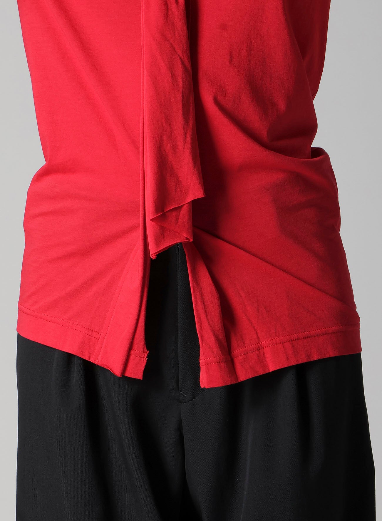 AIRY JERSEY DRAPE DETAIL SHORT SLV T-SHIRT