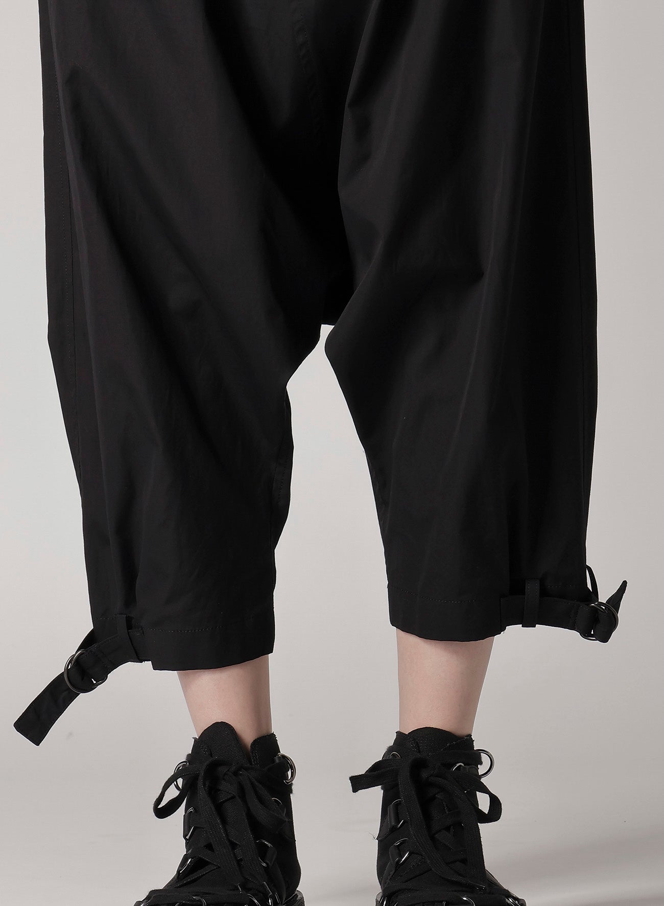 BROAD R-HEM BELTED SAROUEL PANTS