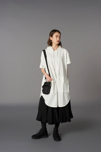 SHOULDER BAG WITH CLASP CLOSURE