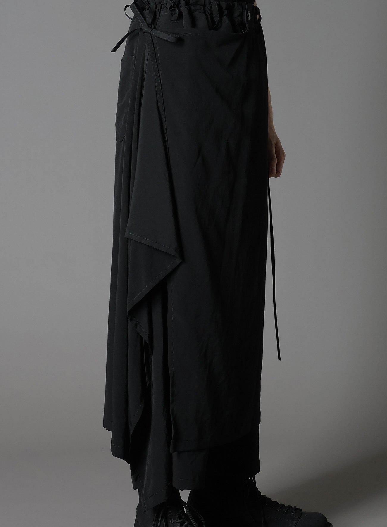 CREPE DE CHINE BOUND SKIRT PANTS