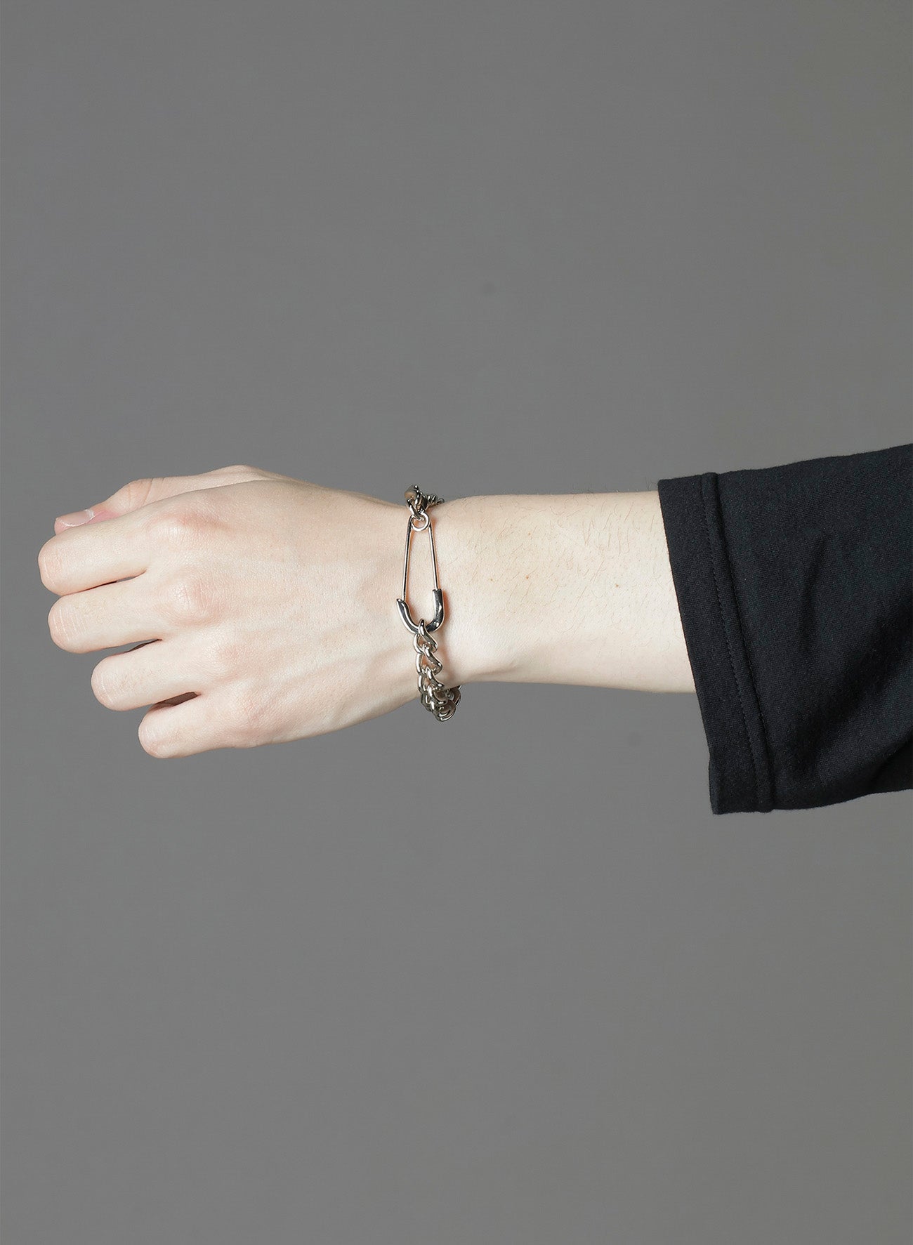 BRASS CHAIN BRACELET WOOL PIN
