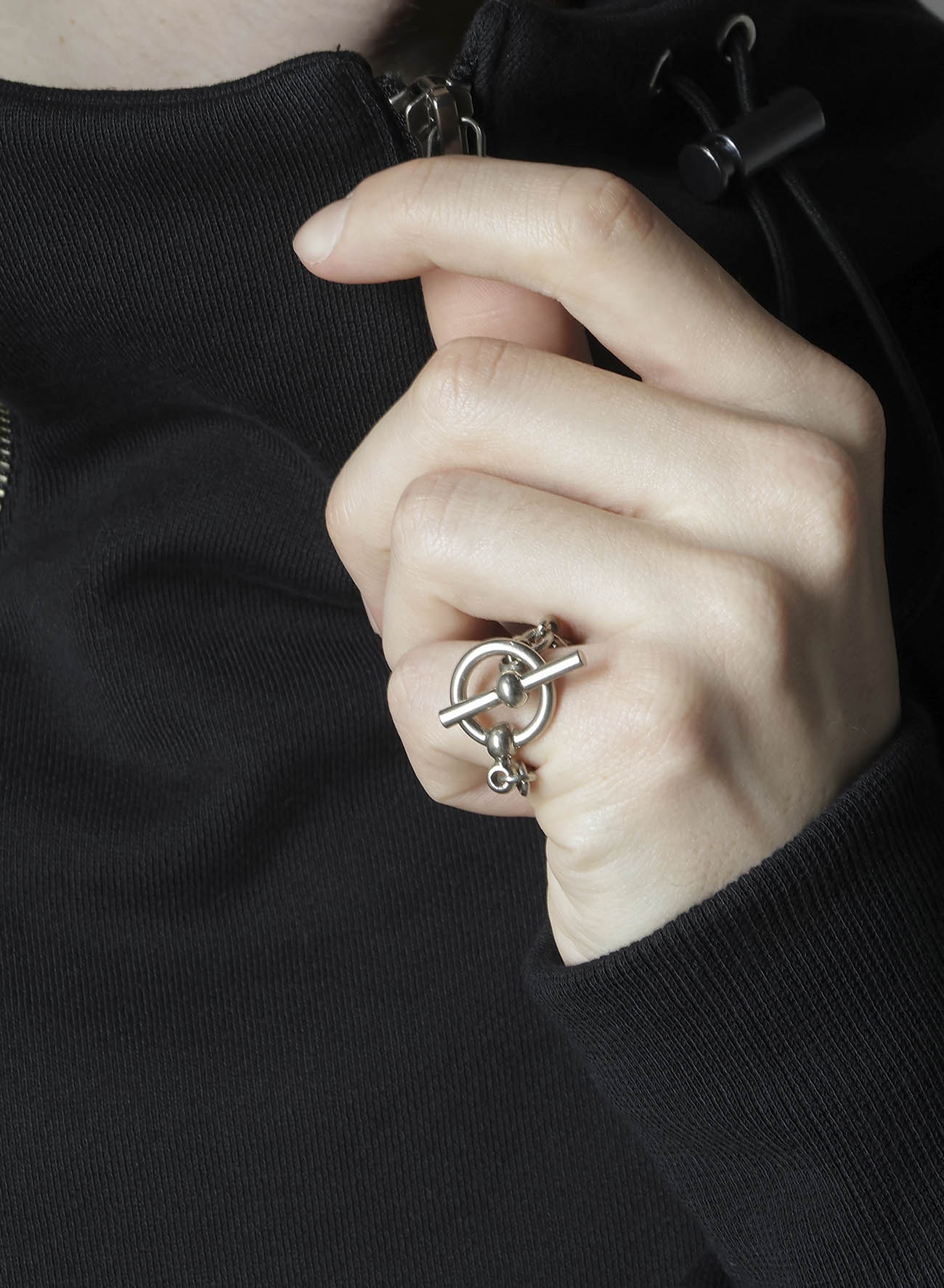 BRASS TOGGLE RING