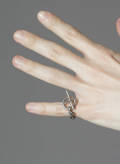 BRASS TOGGLE RING