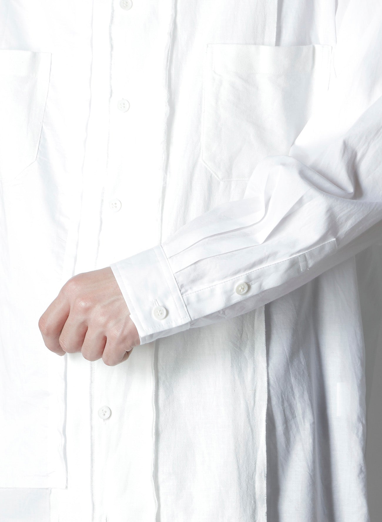 SWITCHING MATERIAL PATCHWORK WHITE SHIRT