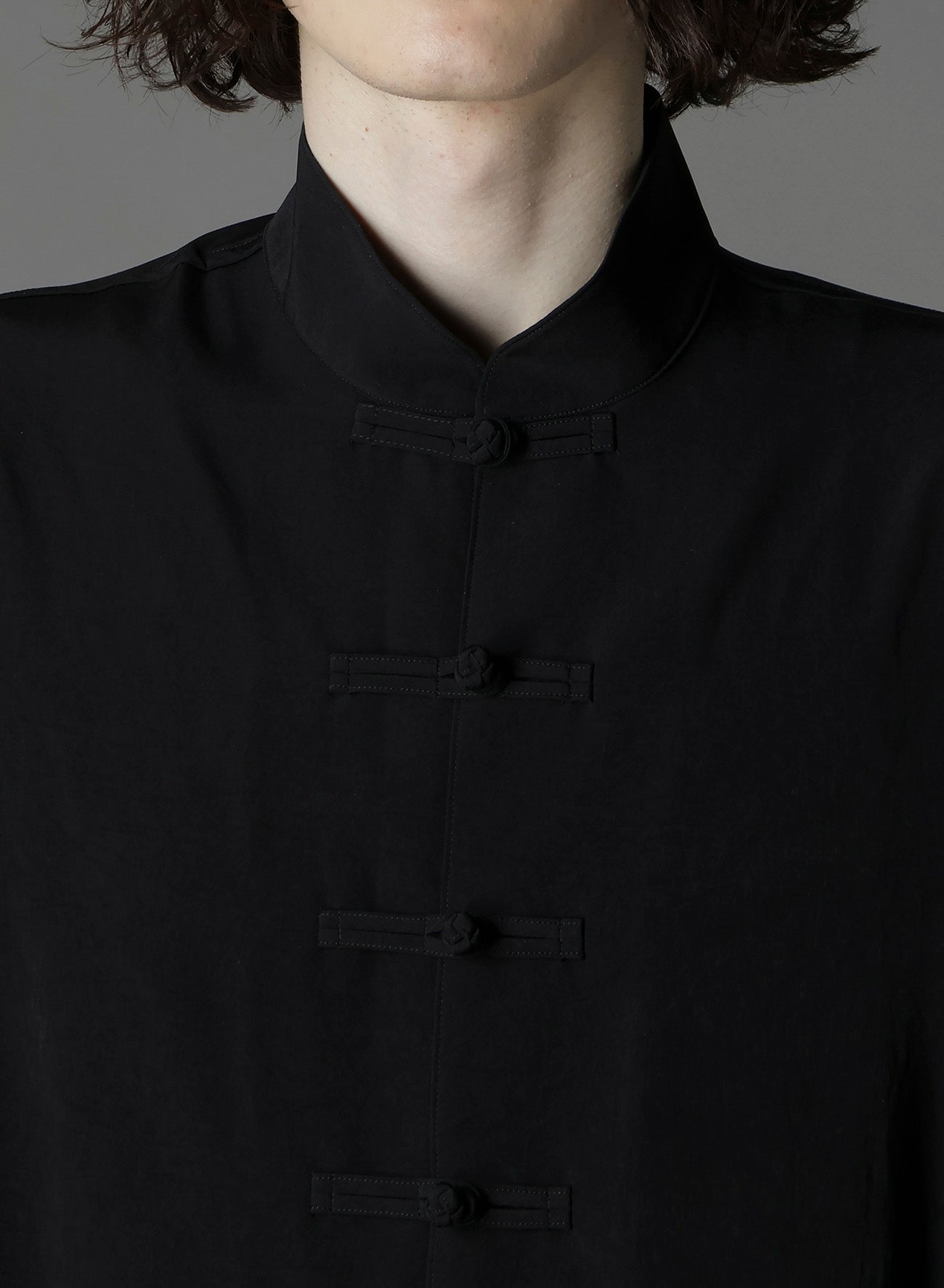 CREPE DE CHINE SHAKA BUTTON STAND COLLAR SHIRT