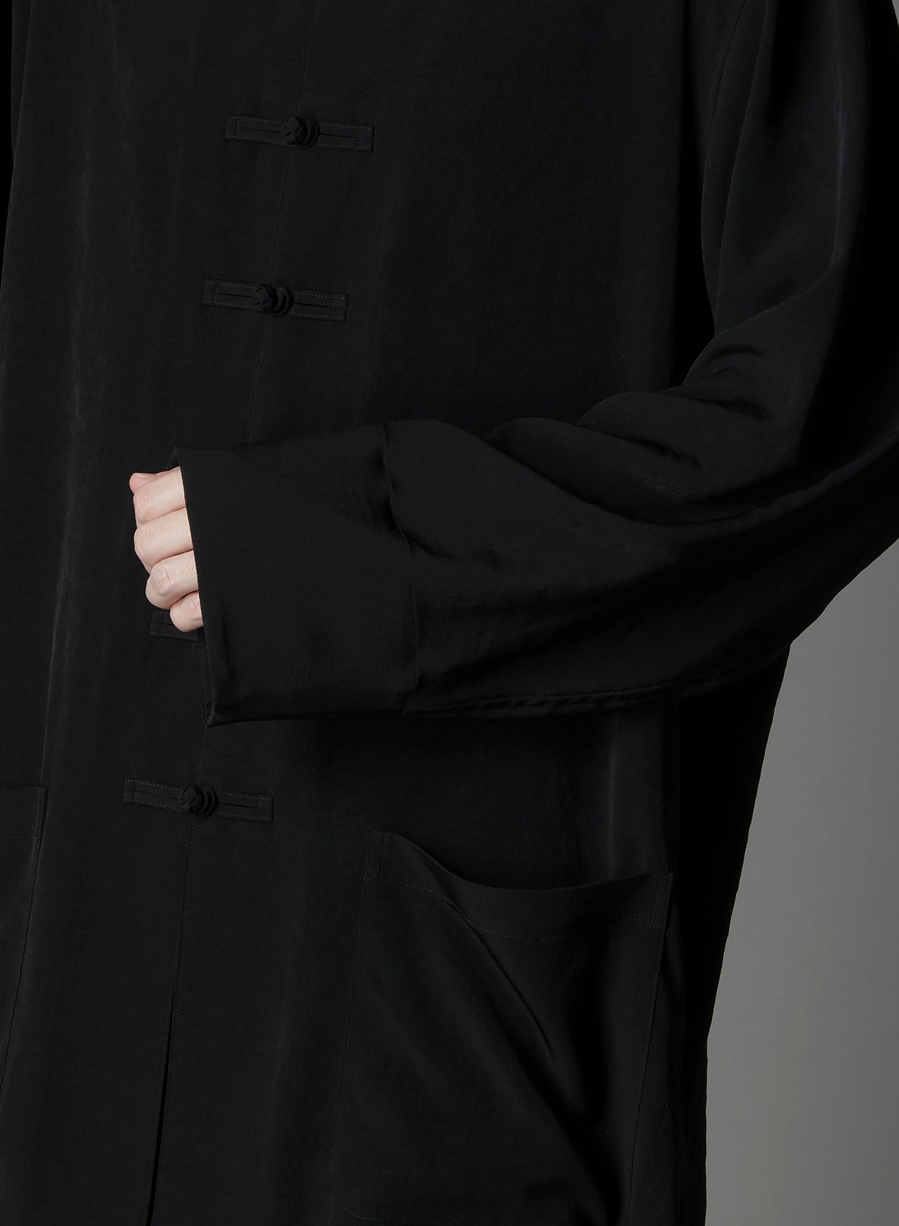 CREPE DE CHINE SHAKA BUTTON STAND COLLAR SHIRT
