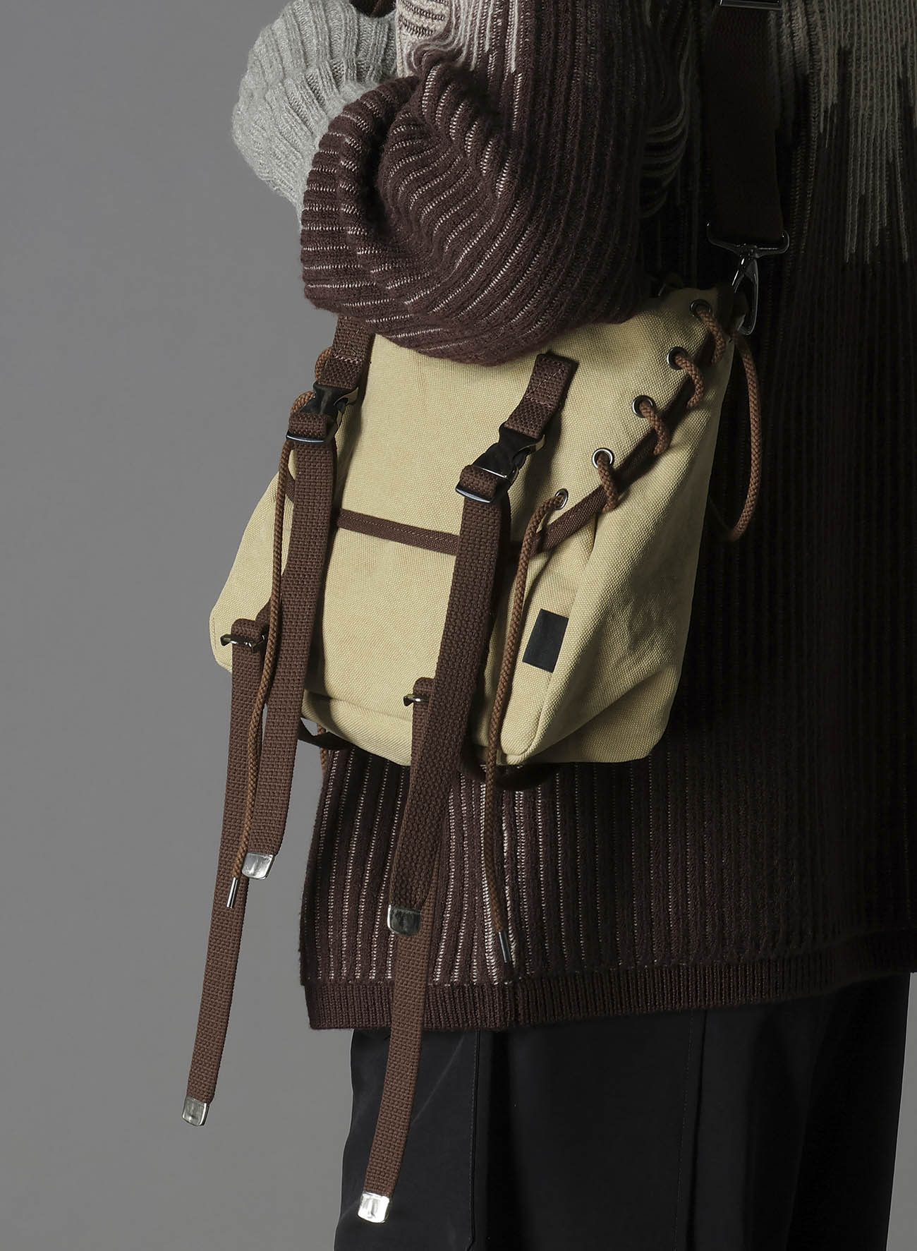 CANVAS SHOULDER BAG