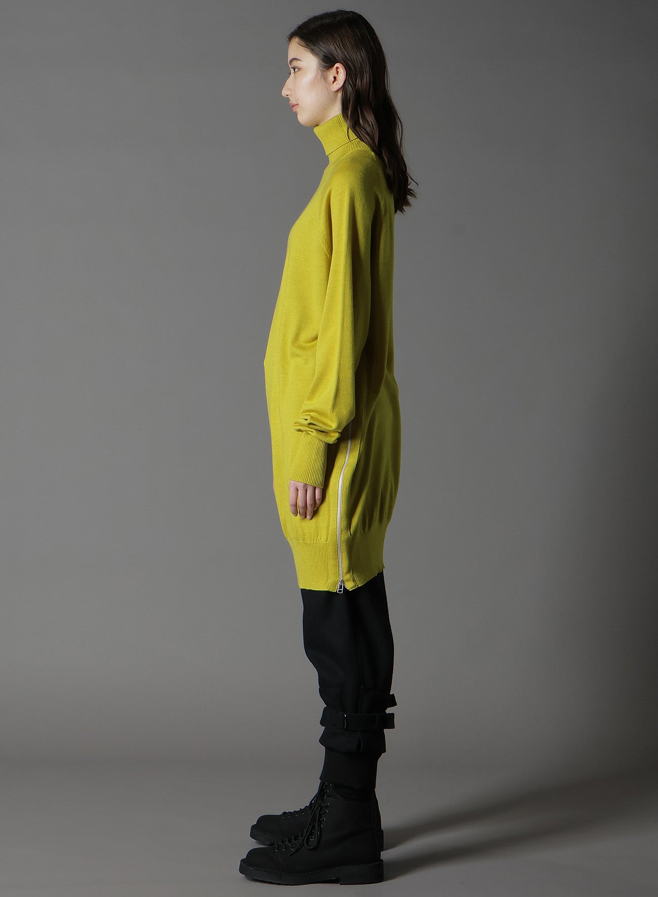 MERINO WOOL LEFT ZIPPER RAGLAN SLEEVE TURTLENECK
