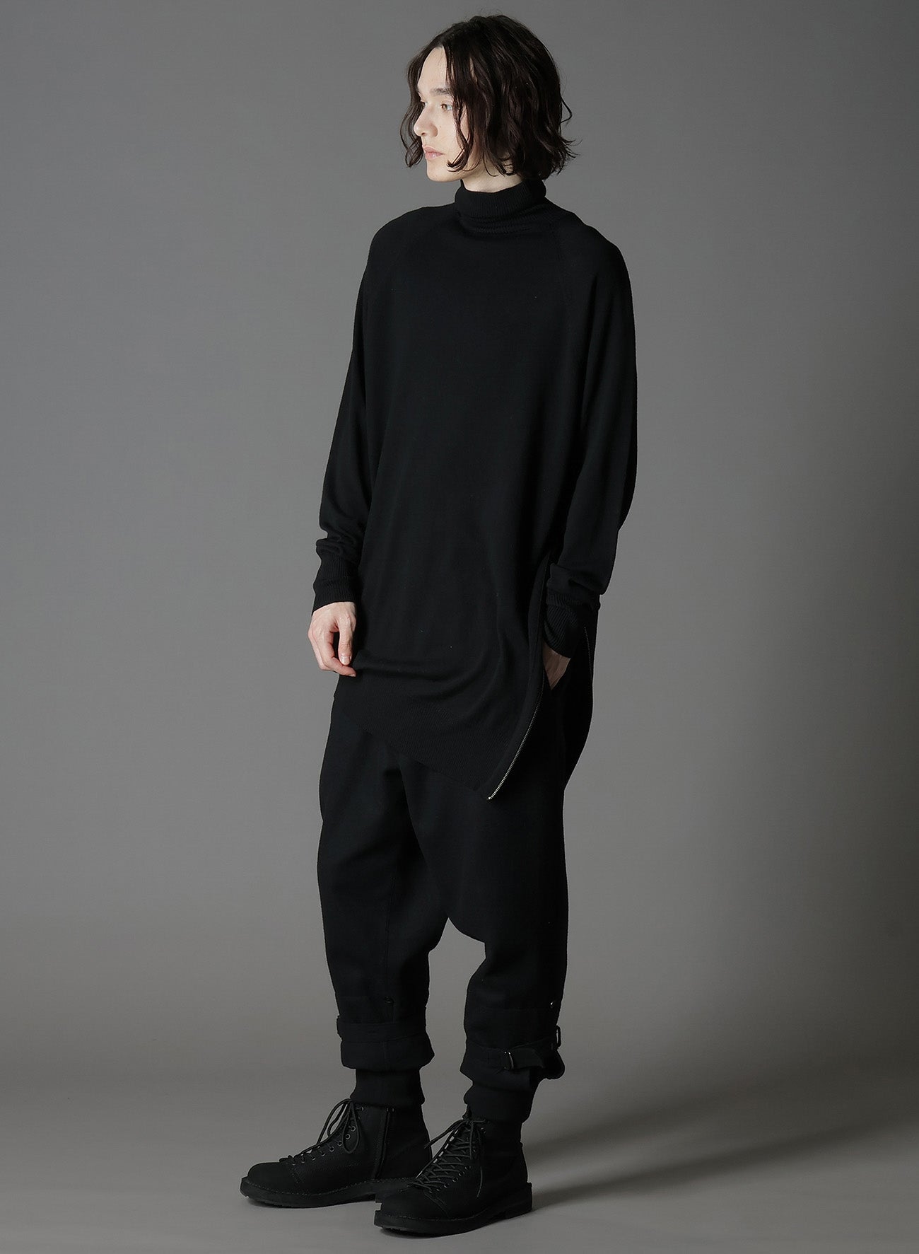 MERINO WOOL LEFT ZIPPER RAGLAN SLEEVE TURTLENECK