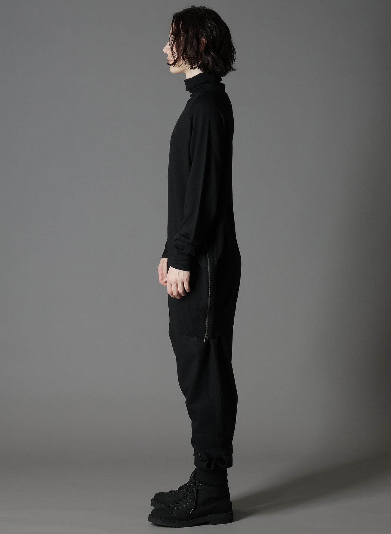 MERINO WOOL LEFT ZIPPER RAGLAN SLEEVE TURTLENECK