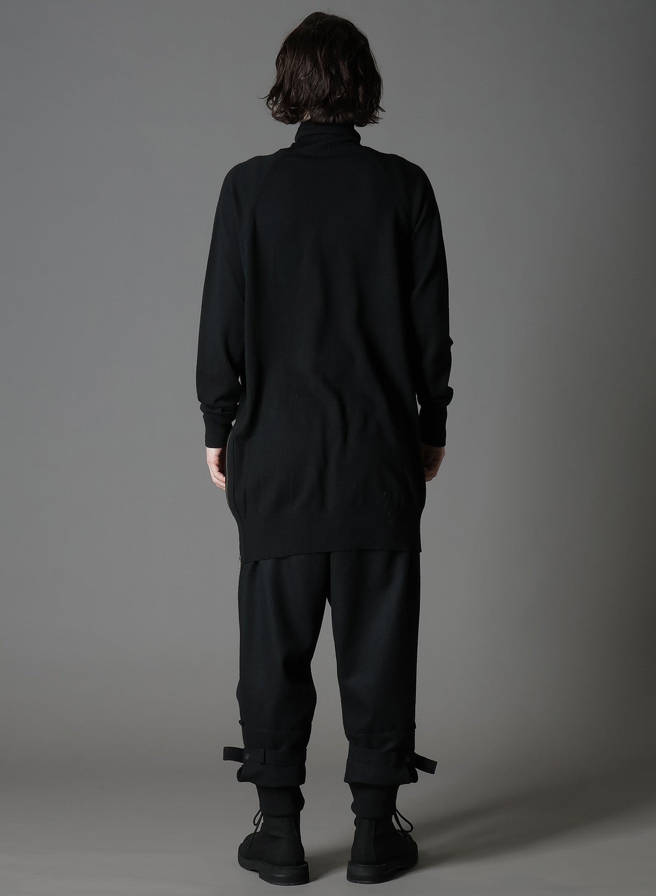 MERINO WOOL LEFT ZIPPER RAGLAN SLEEVE TURTLENECK