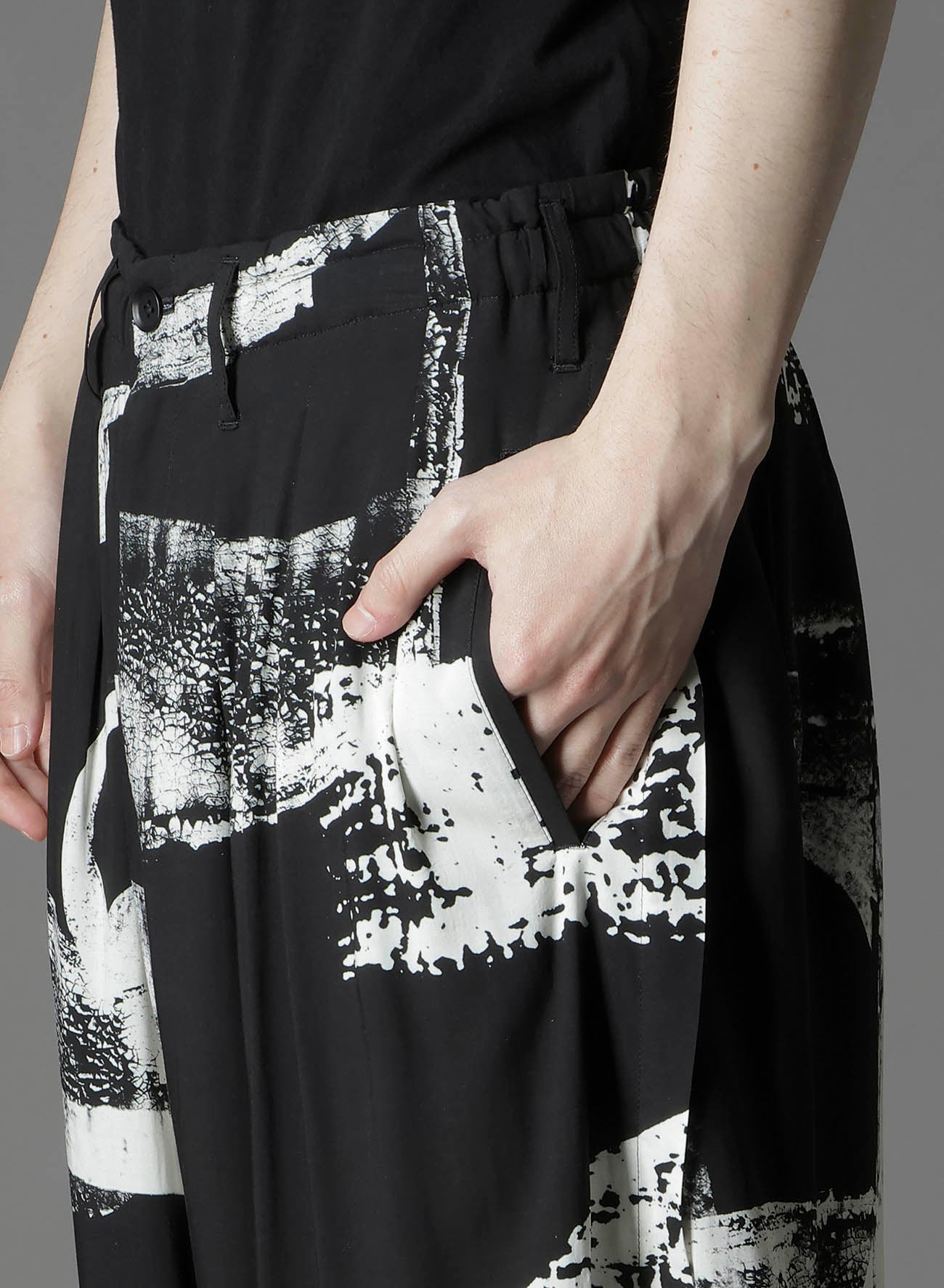 RAYON PRINT NUMBER PATTERN BALLOON PANTS