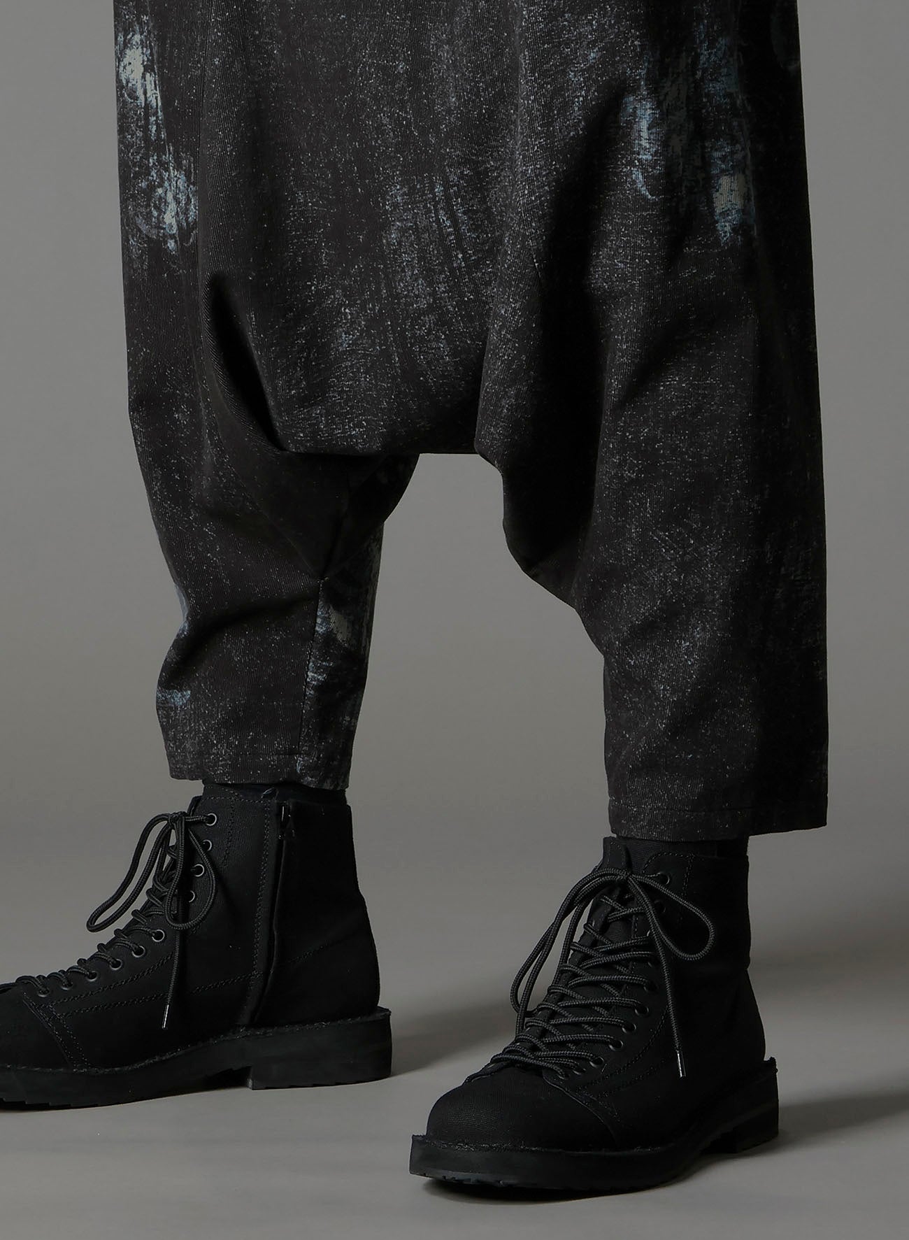 NARROW RIBS CORDUROY SAROUEL PANTS