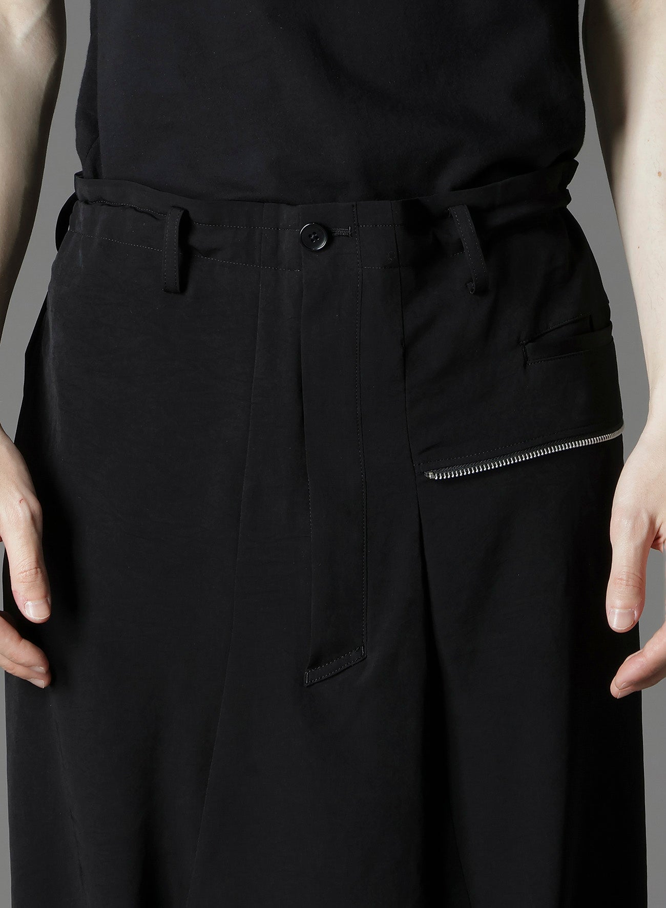 CREPE DE CHINE PLEATED SAROUEL PANTS
