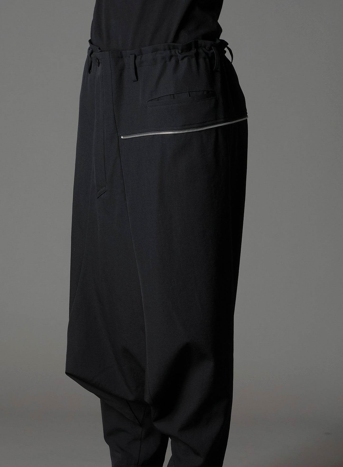 W/GABARDINE DOUBLE GAUZE PLEATED SAROUEL PANTS