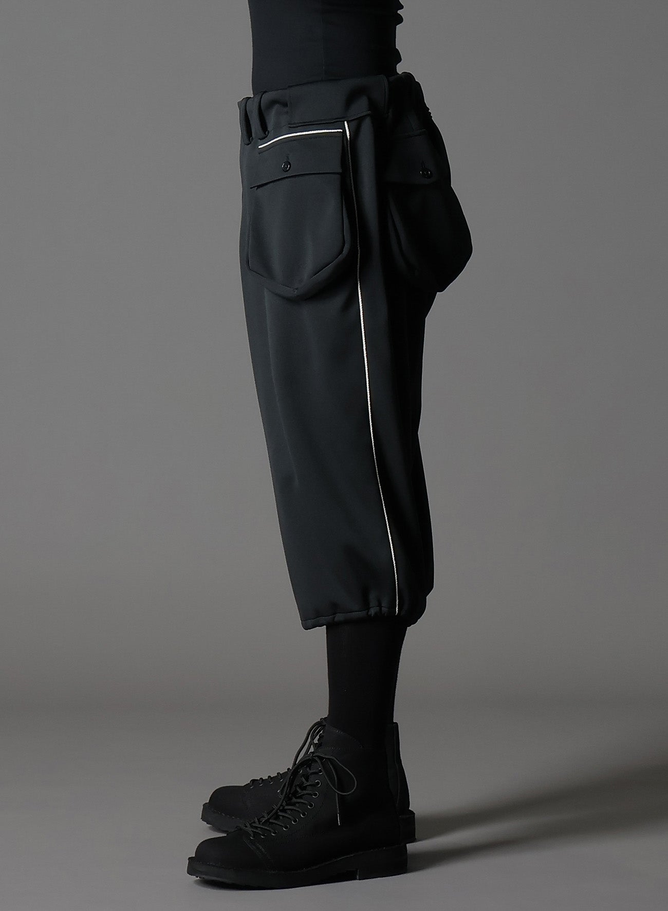 POLYESTER SMOOTH SHORT PANTS