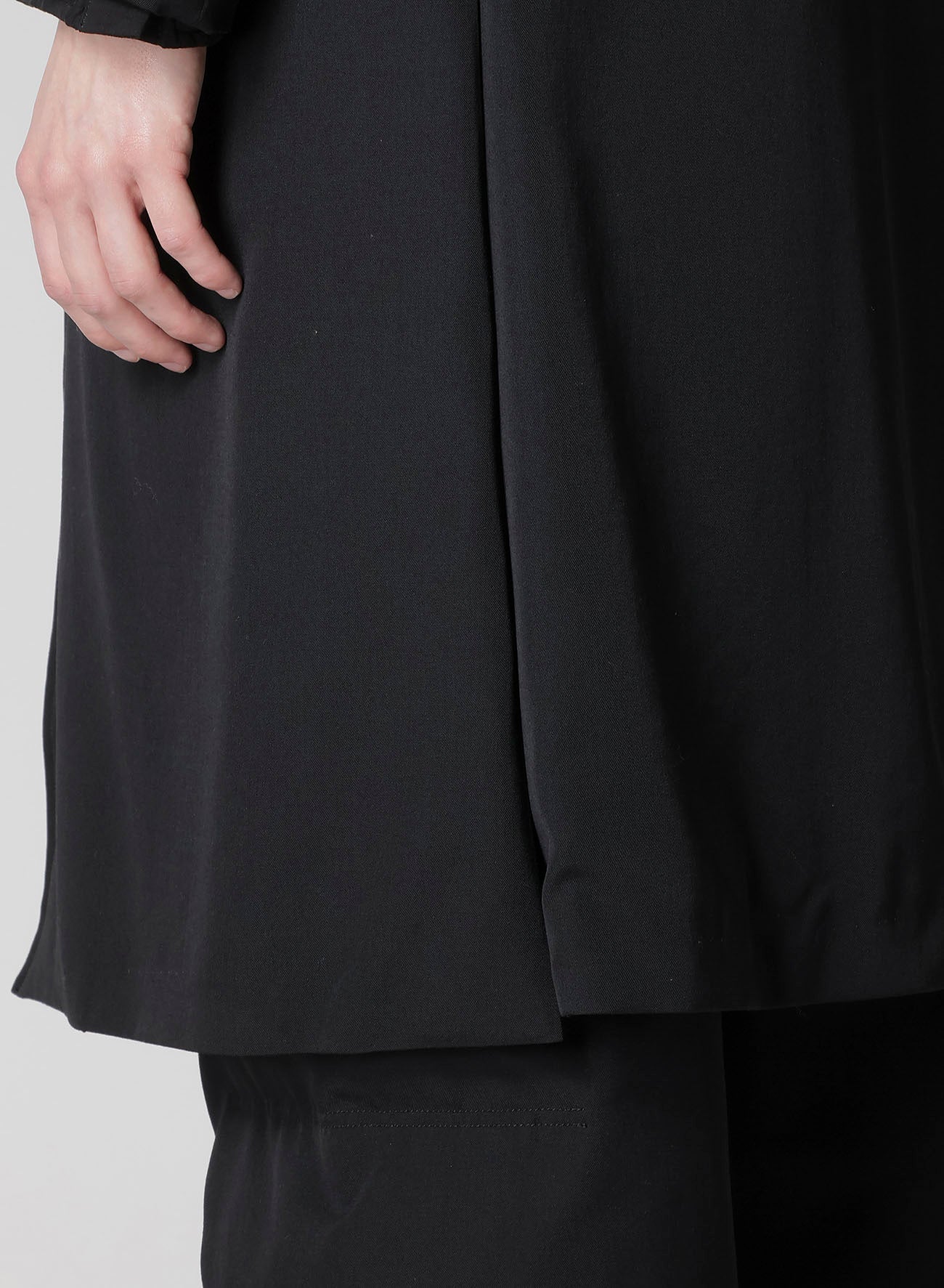 WOOL GABARDINE HORIZONTAL PADDED LONG JACKET