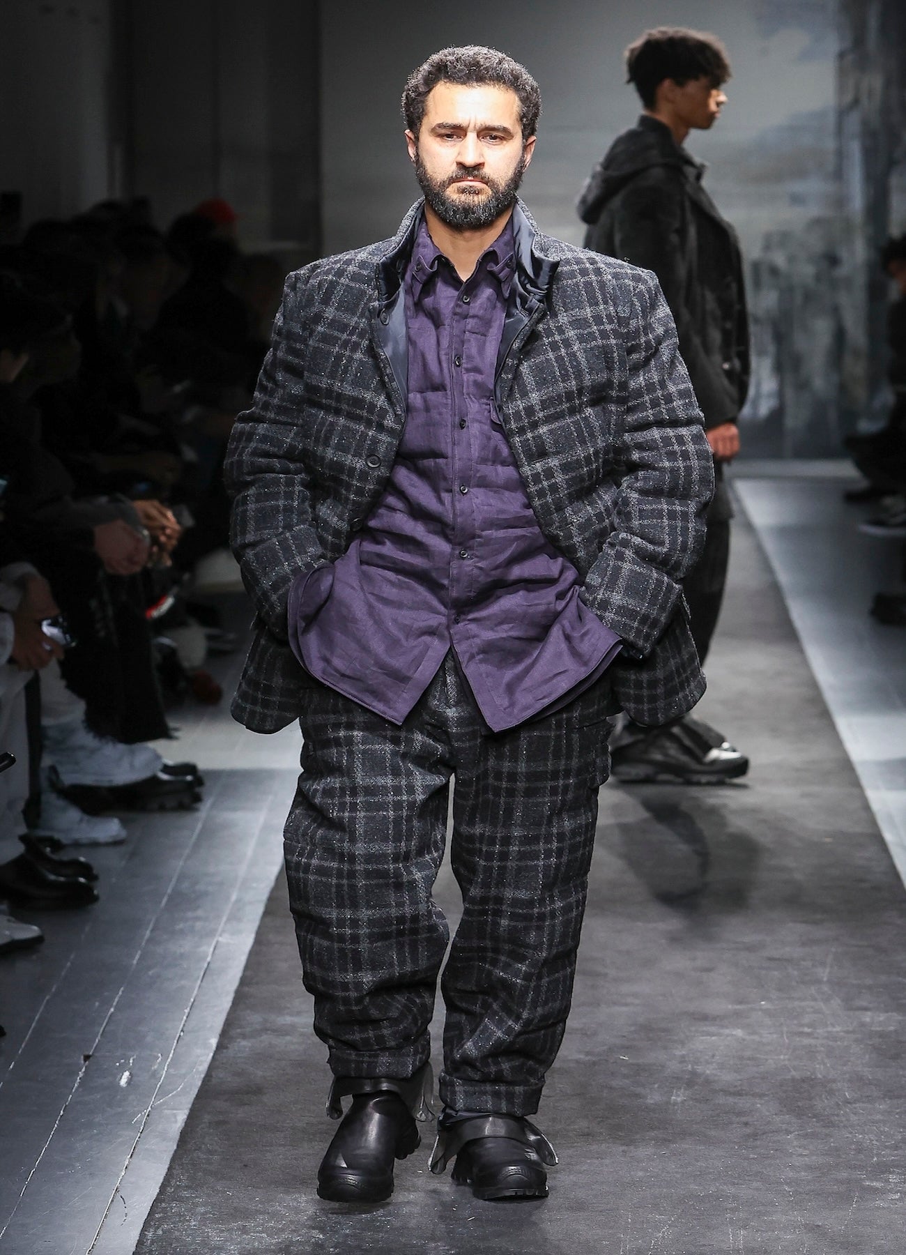 HORIZONTAL PADDED PLAID STAND JACKET