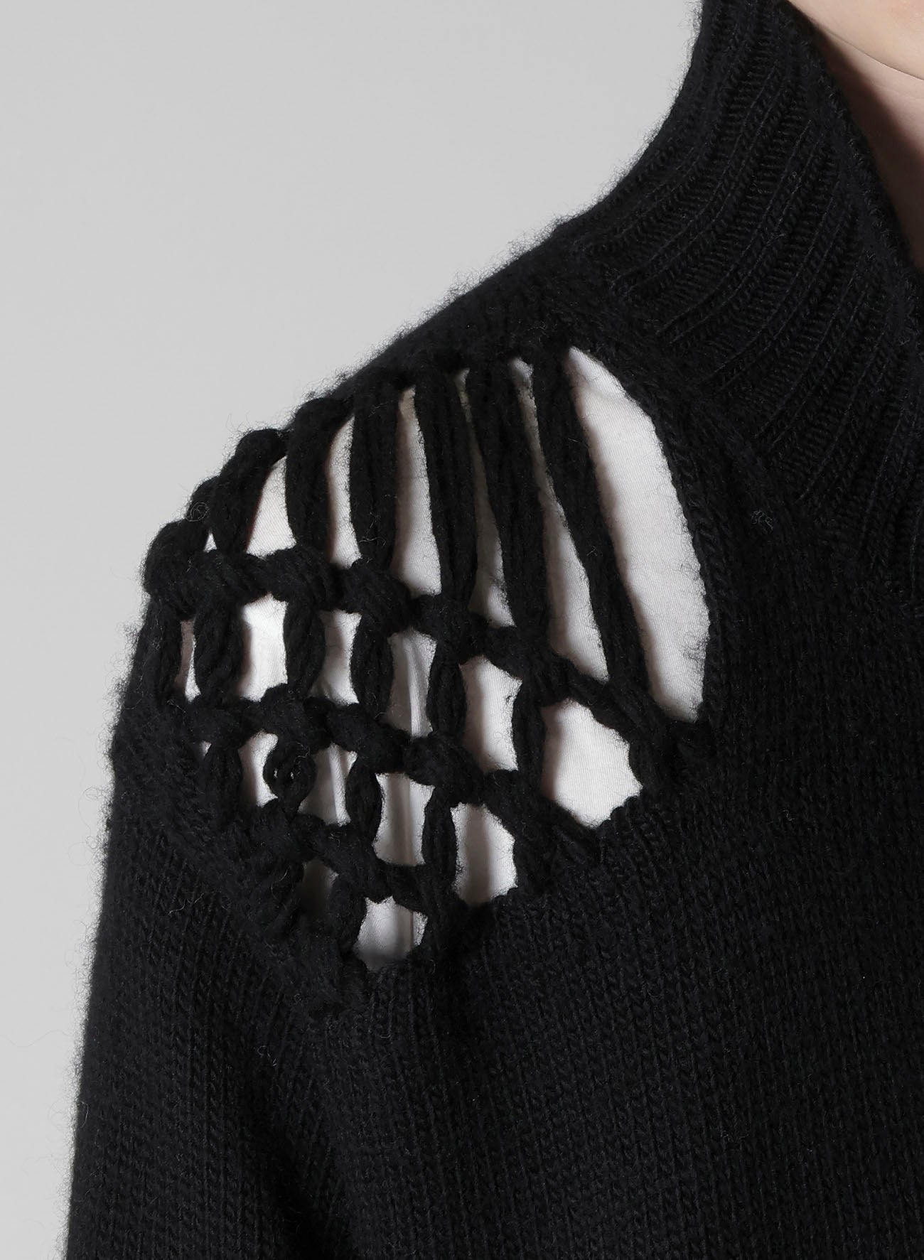 STITCHING MACRAME TURTLE CARDIGAN