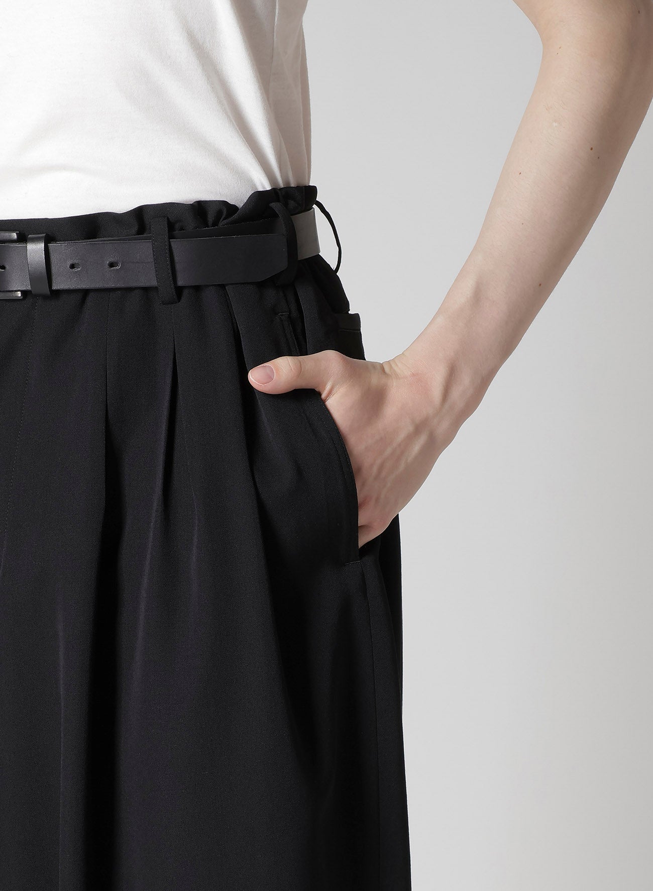 WOOL GABARDINE 12 TUCKS PANTS