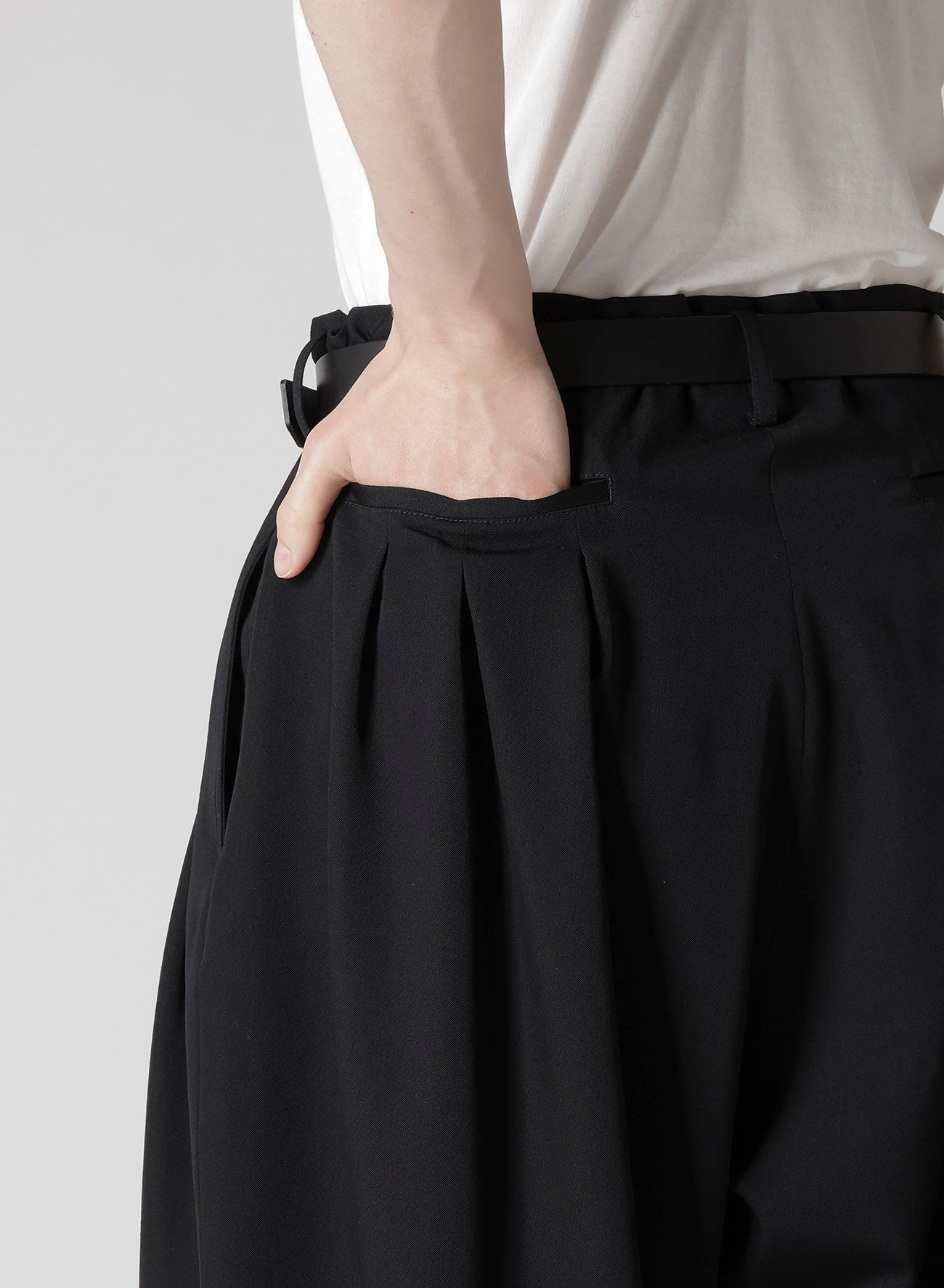 WOOL GABARDINE 12 TUCKS PANTS