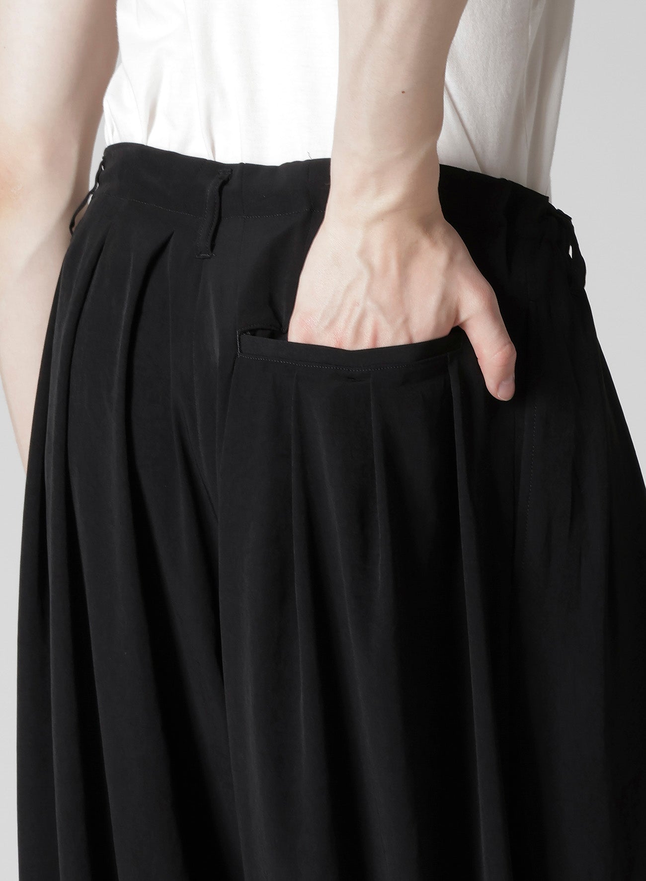 Ta TUXEDO STANDARD BALLOON PANTS