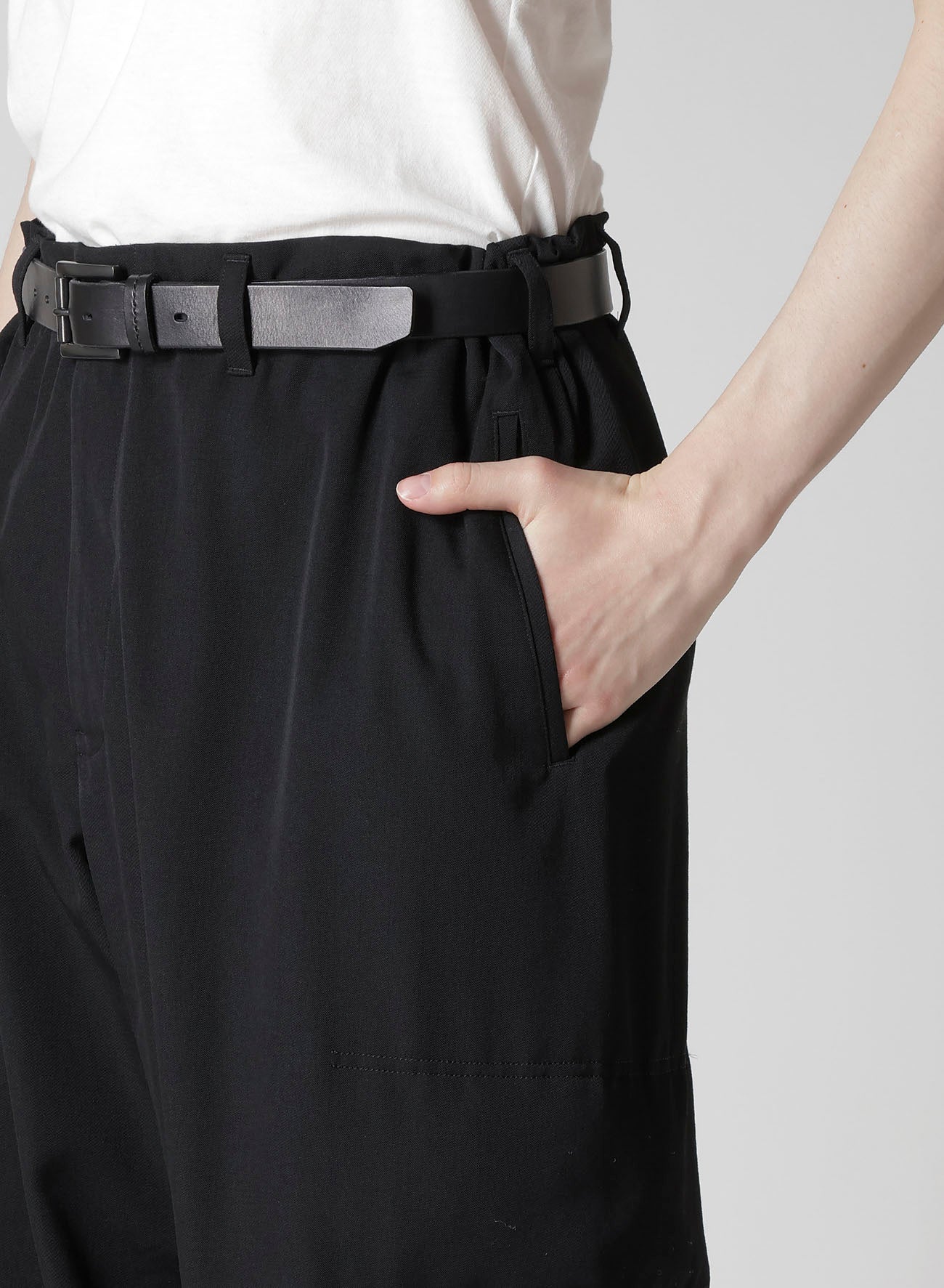 WOOL GABARDINE SIDE PADDED PANTS