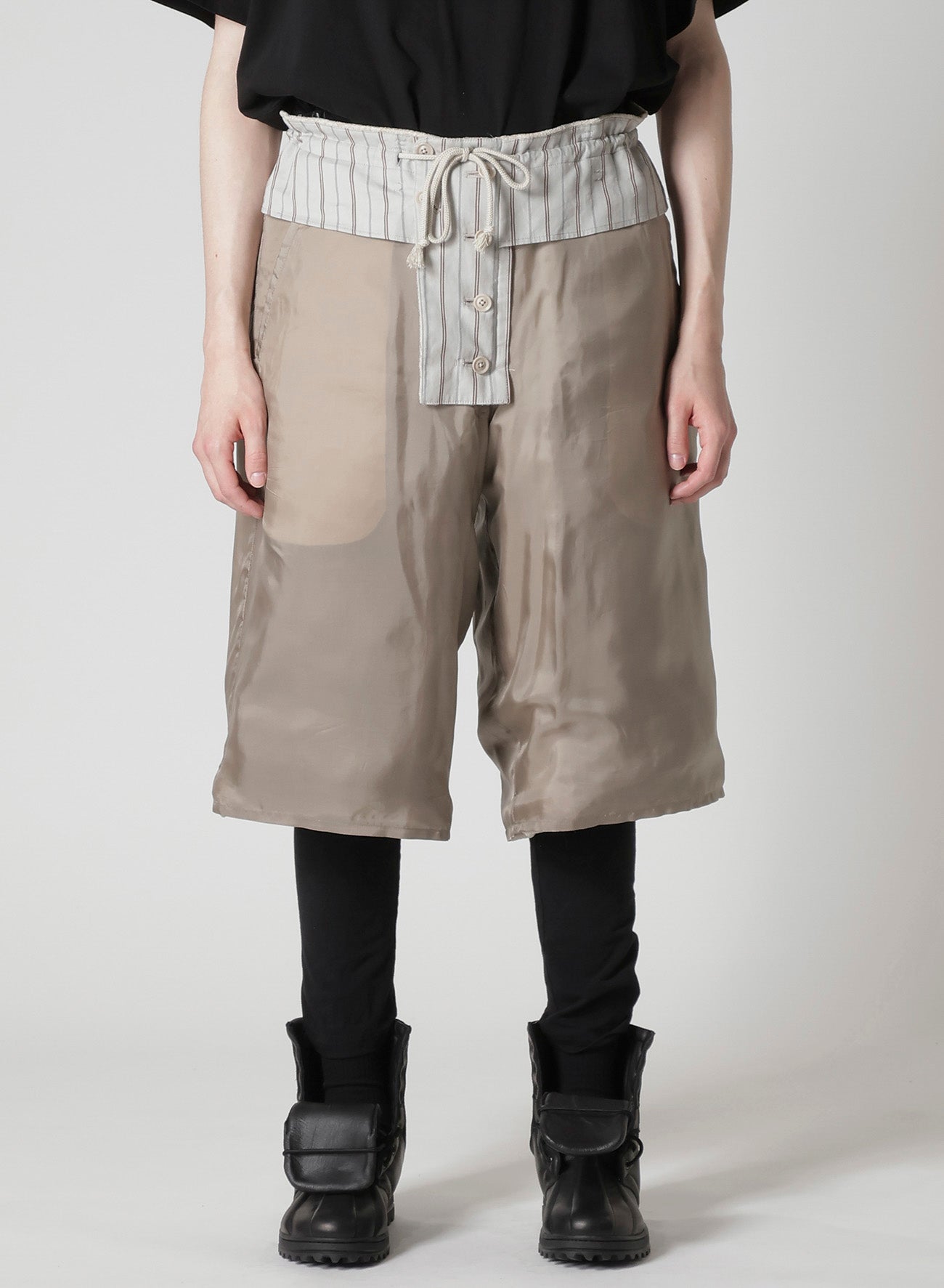 RAW LINEN VELVET PADDED SHORT PANTS