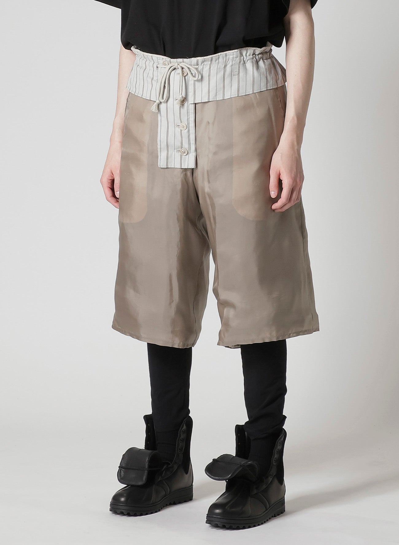 RAW LINEN VELVET PADDED SHORT PANTS