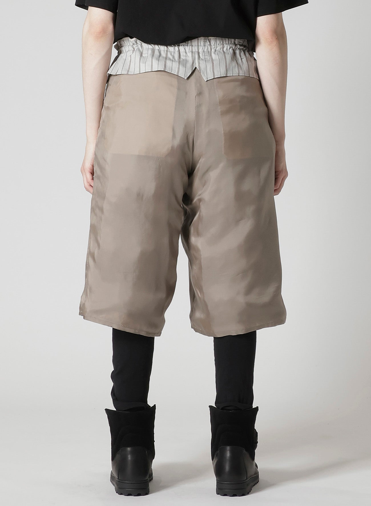 RAW LINEN VELVET PADDED SHORT PANTS