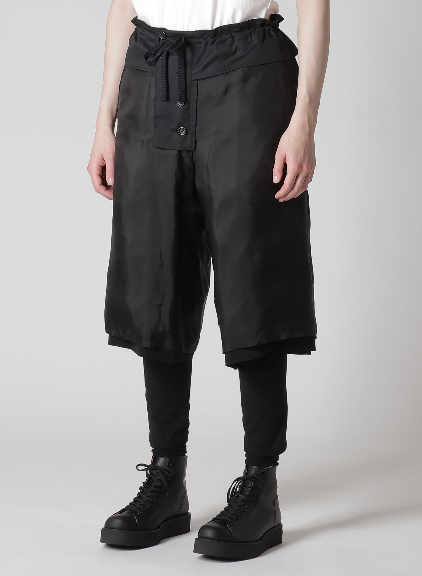 Ta TUXEDO PADDED SHORT PANTS
