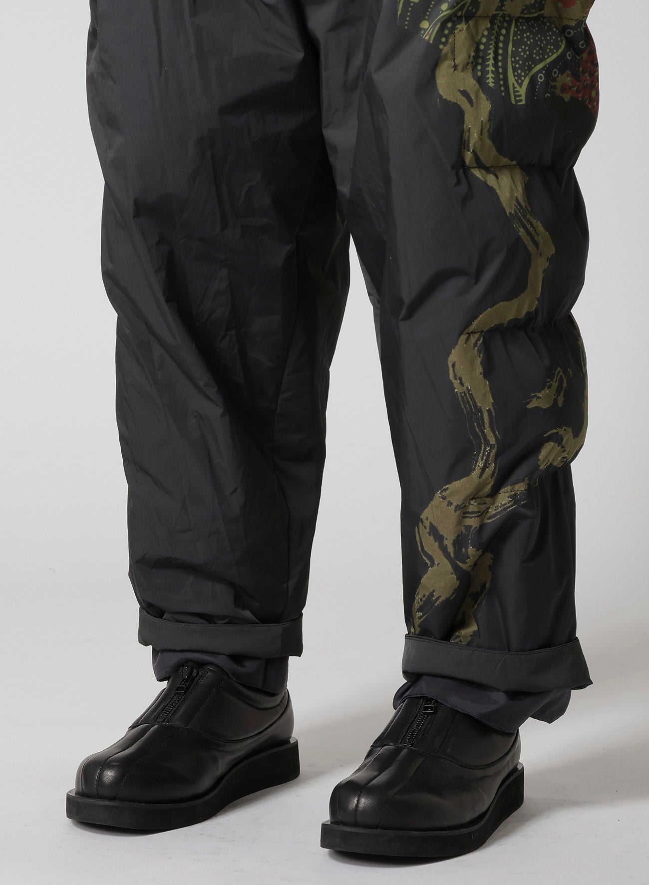 KNEE TAB PADDED PRINTED PANTS
